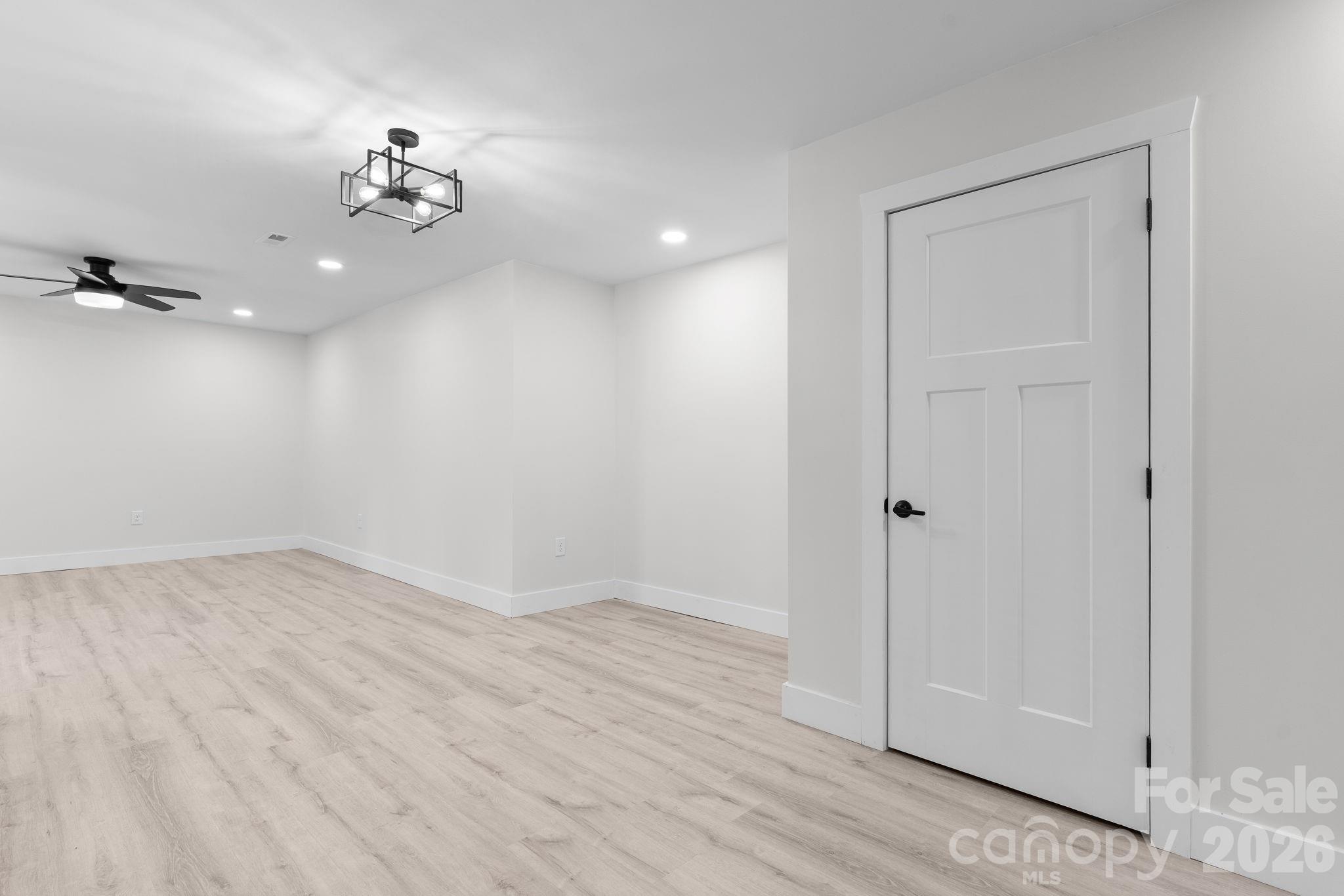 Paradise Harbor - Residential