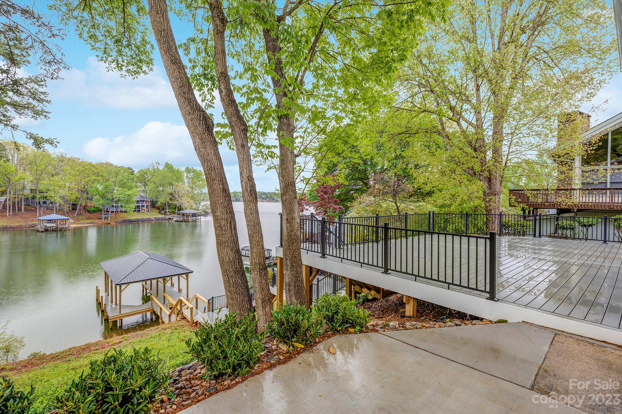 Tega Cay - Residential