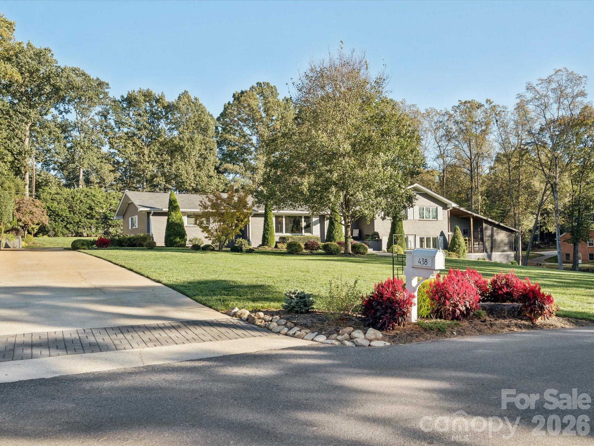 Country Club Acres - Residential