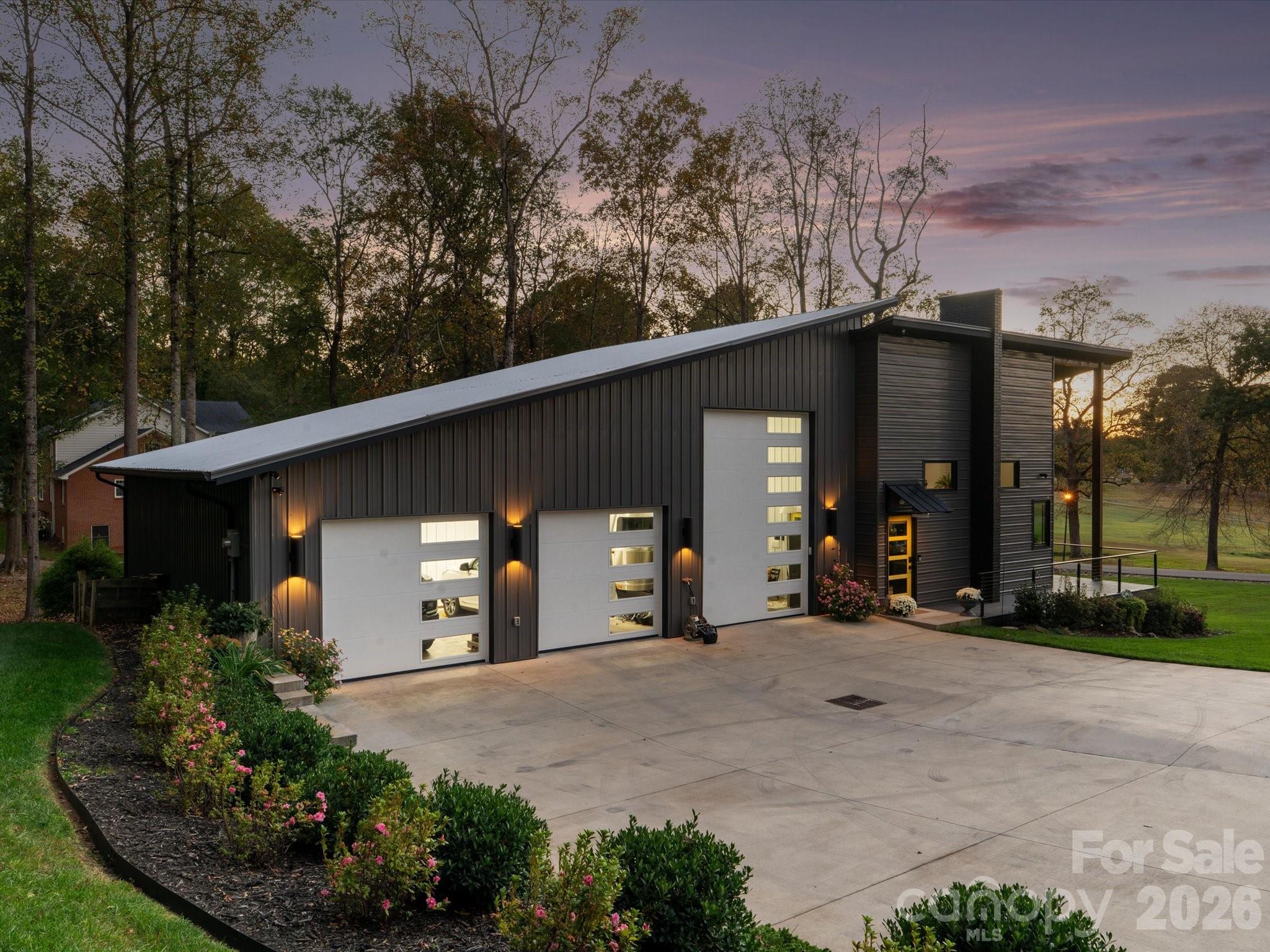 Country Club Acres - Residential