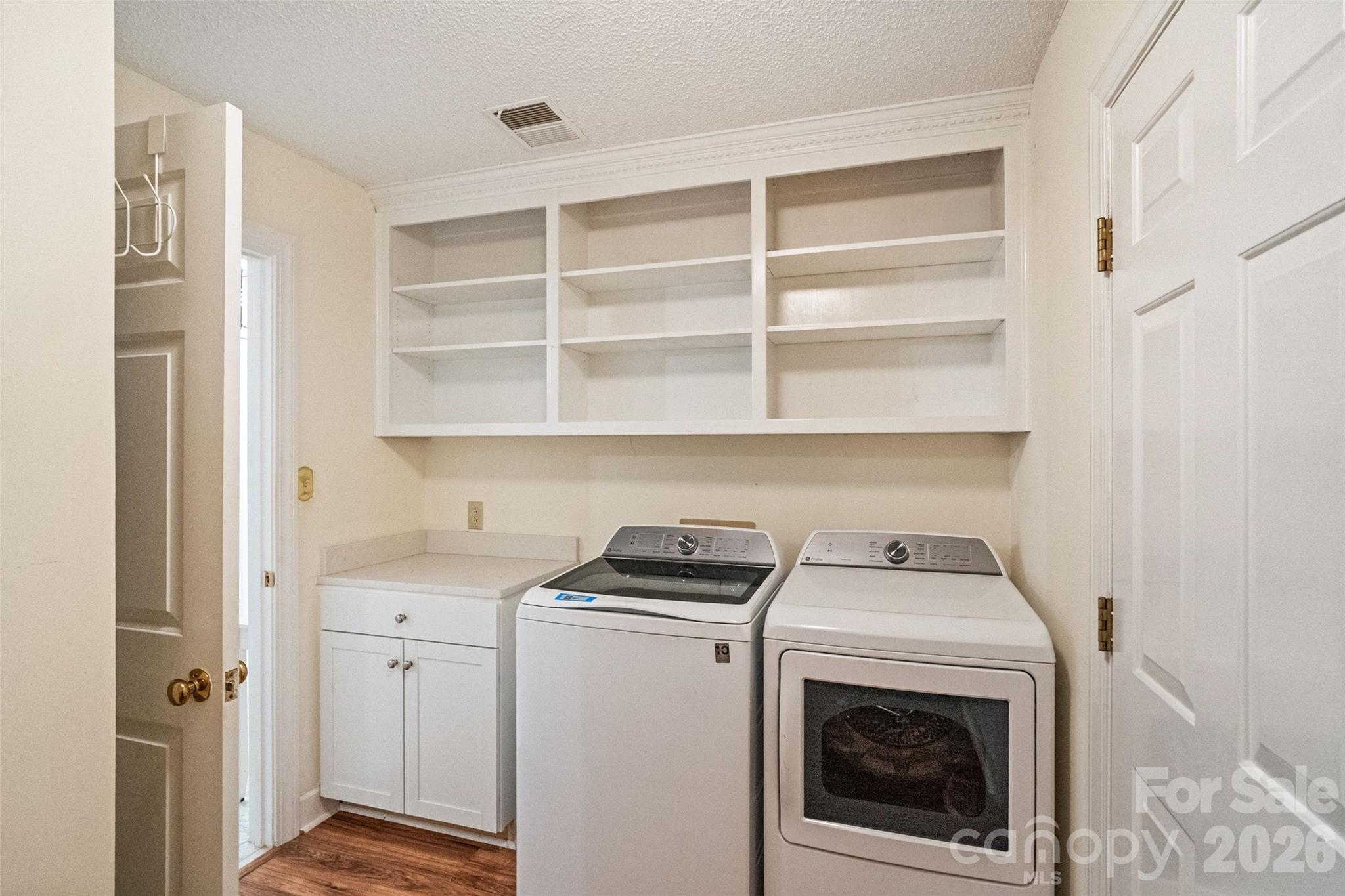 Colony Oaks - Residential