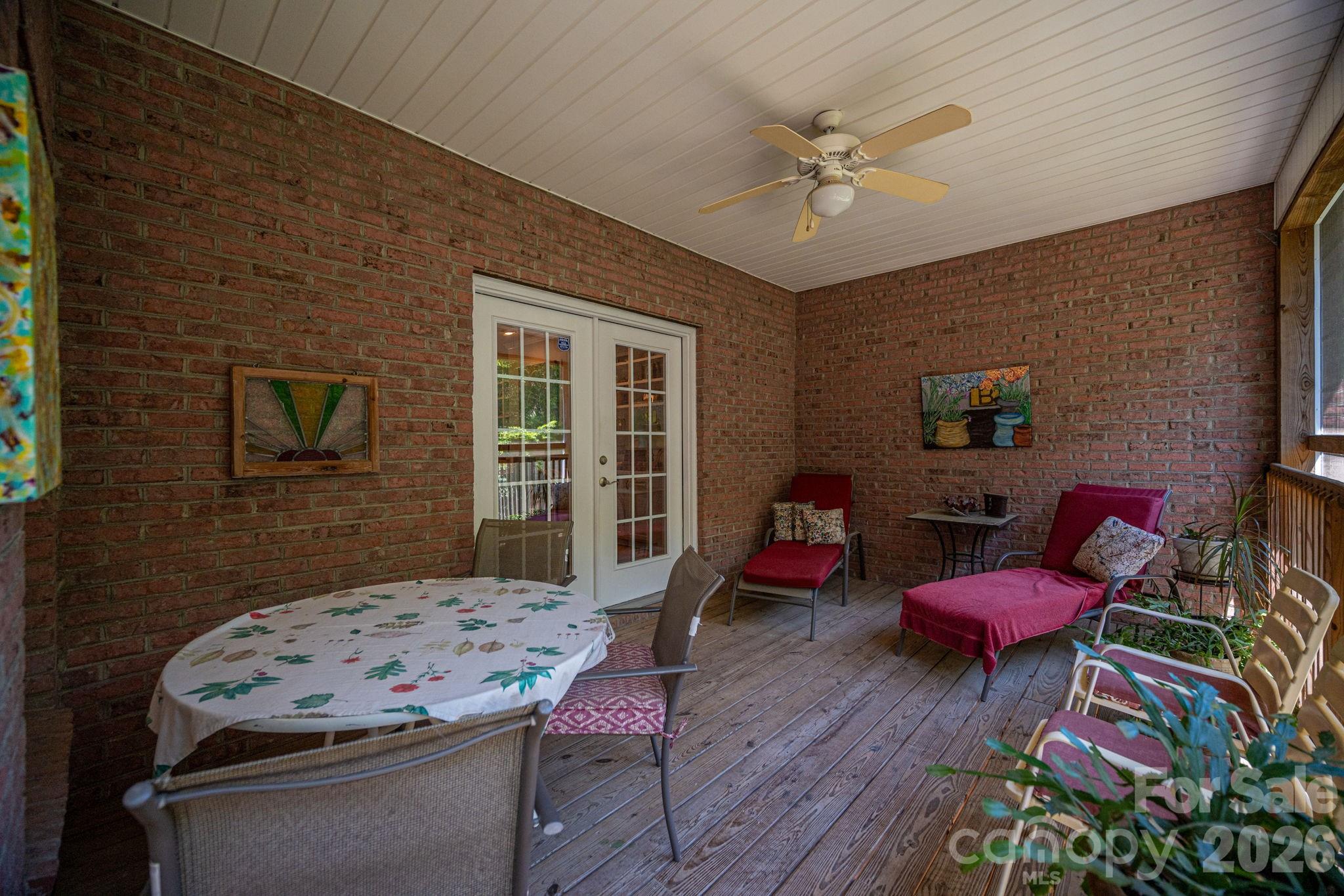 Windsor Point - Residential