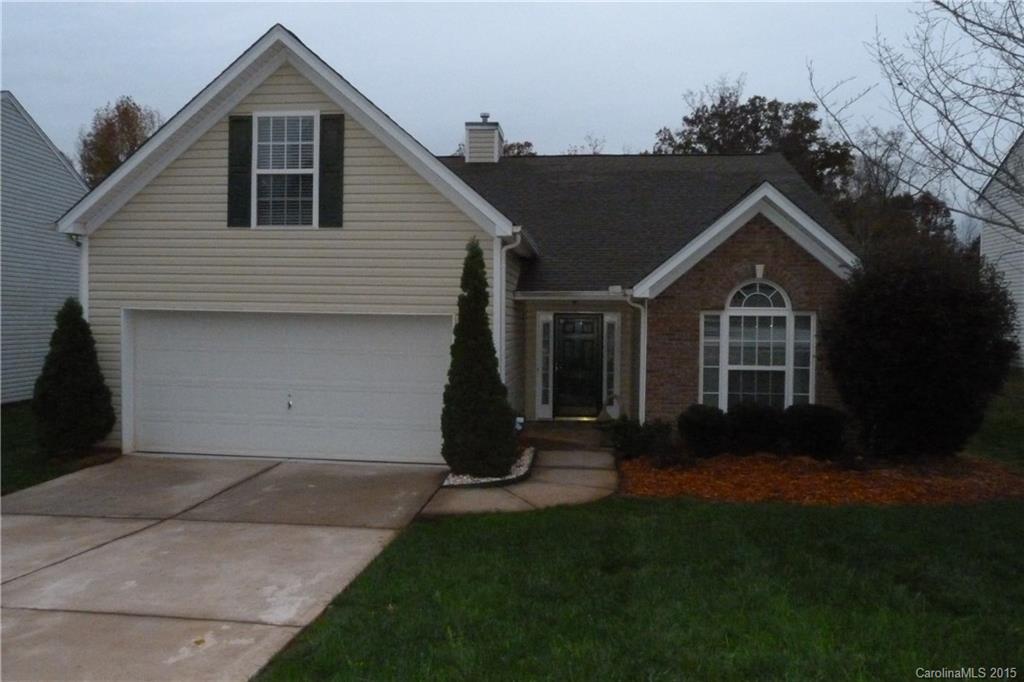 Incredible open floor plan in Legacy Park - Walking distance to the amenities! Spacious great room w/ gas log fireplace & vaulted ceiling. Extended covered patio overlooks private, wooded view! Owner's suite features closet & private bath w/ dual sinks, garden tub, & shower. versatile 2nd level bonus room provides additional living space.  Low SC Taxes!! Move In Ready! Community amenities include large pool w/ 2 slides, indoor & outdoor basketball court, & tennis courts.