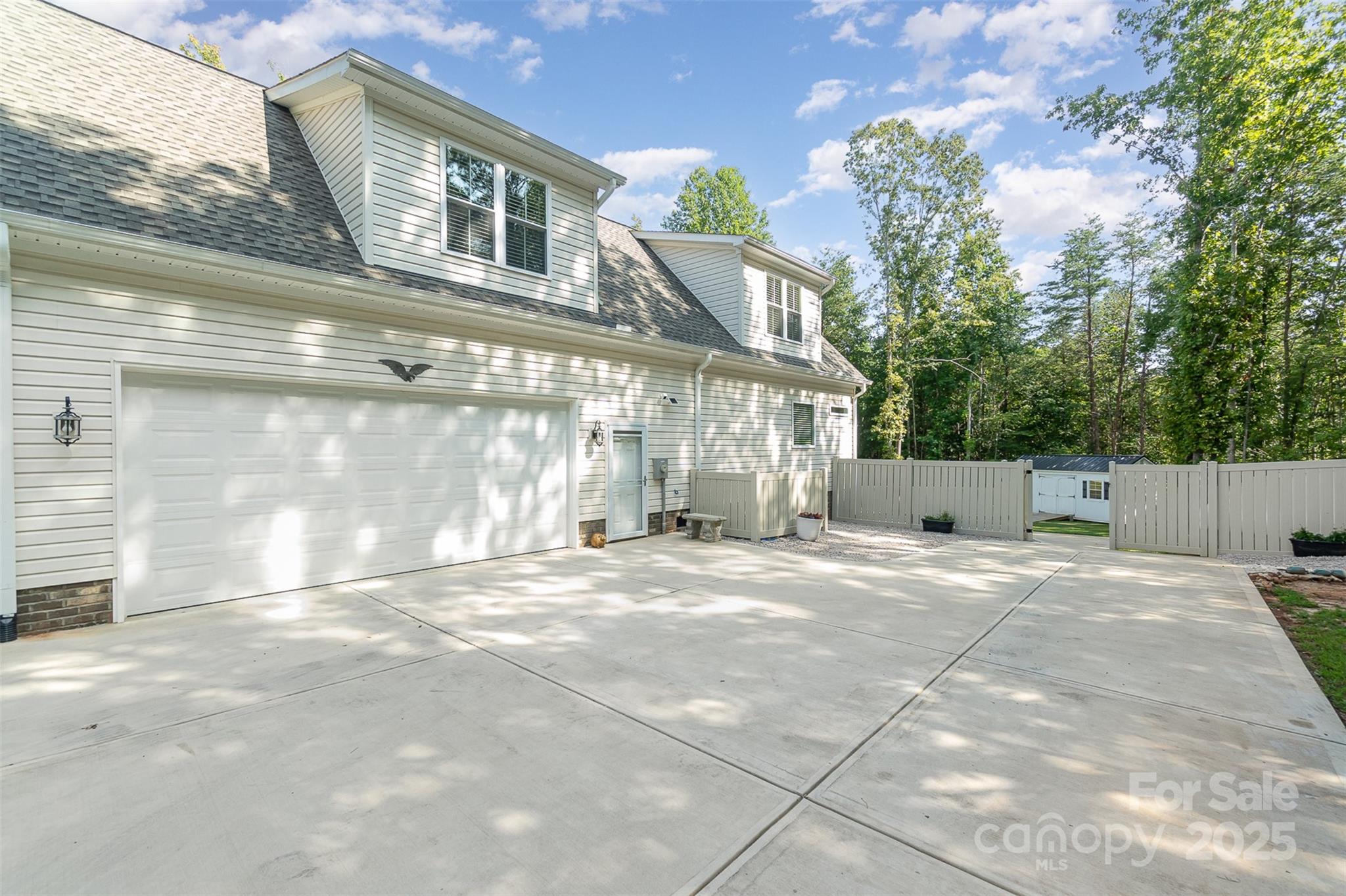 Sanders Landing - Residential
