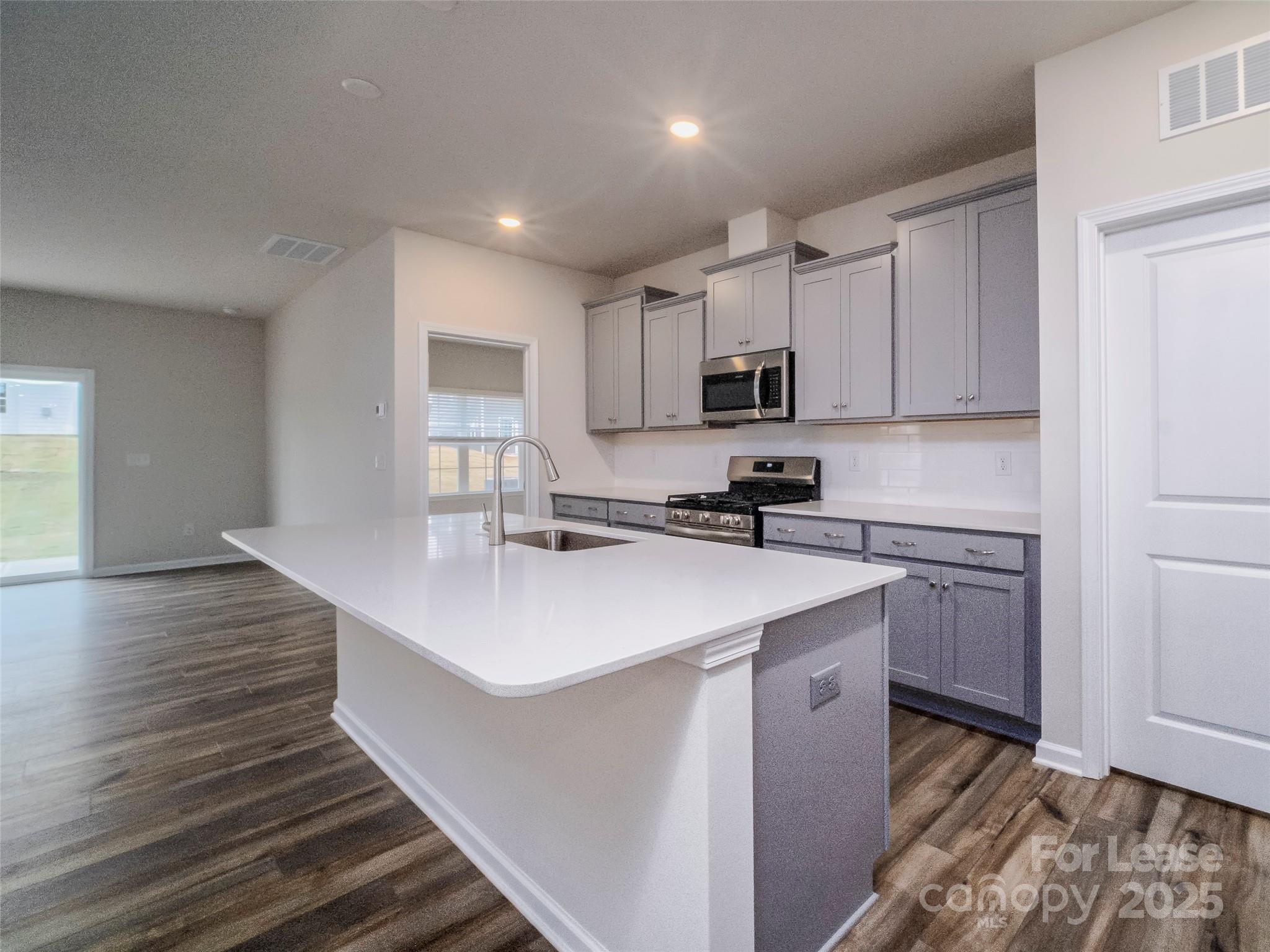 Redhawk - Residential Lease