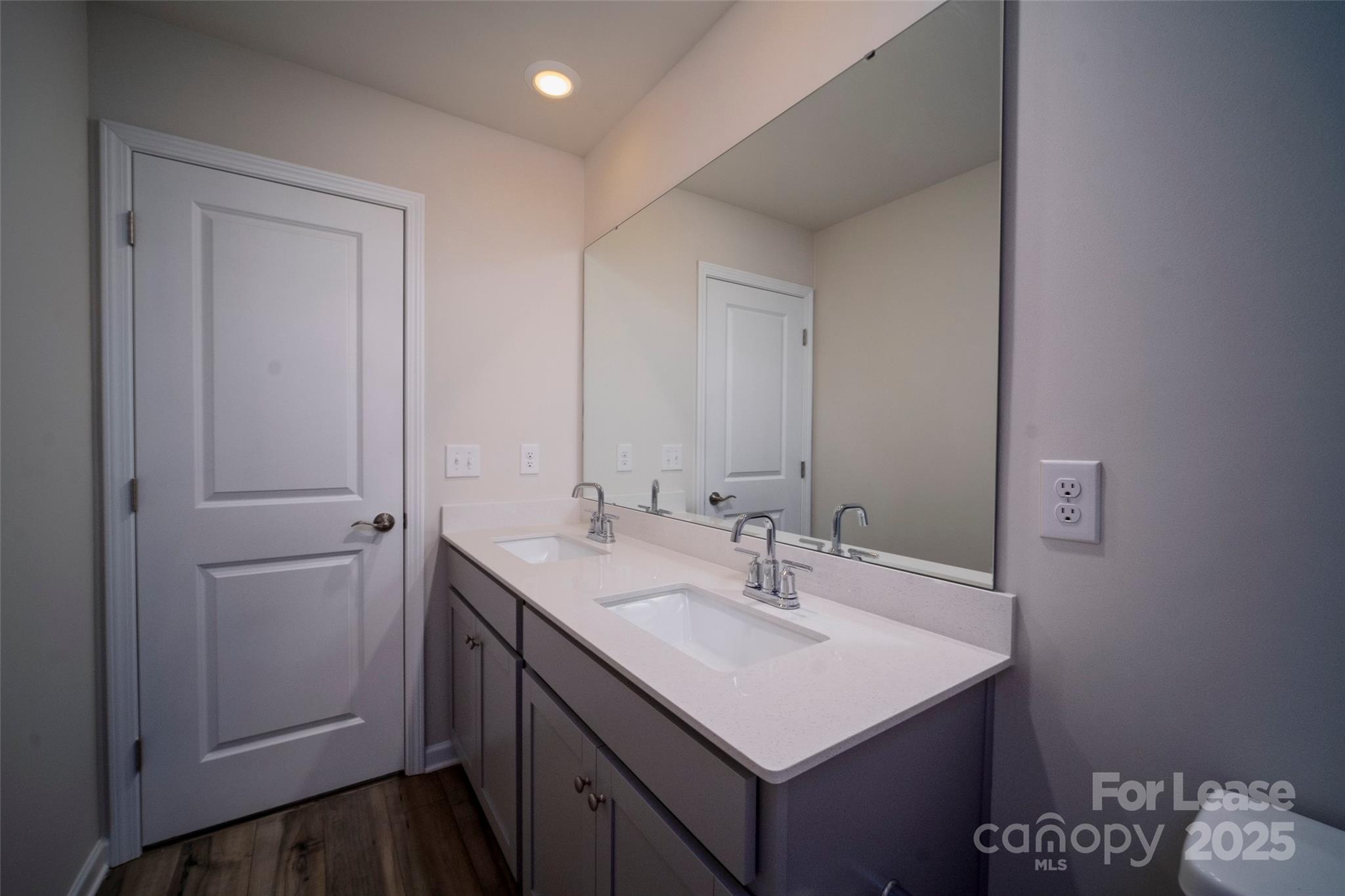 Redhawk - Residential Lease