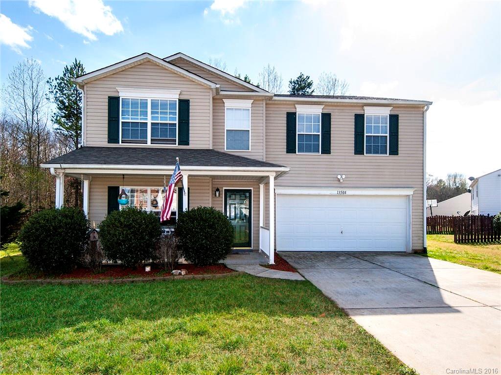 Move in ready, 4 bedroom, 2.5 bathroom, one owner home. Huge cul-de-sac lot features an open floor plan, eat-in kitchen and two huge living areas including gas fireplace.  Upstairs features 4 bedrooms all offering large closets and ample storage space. The HUGE master suite includes a vaulted ceiling & an over sized walk-in closet. Roof replaced, 2011, Hot WH in 2015. Close to the highway, restaurants and shopping including Rivergate and the new Outlets.
Freshly painted and carpets cleaned.