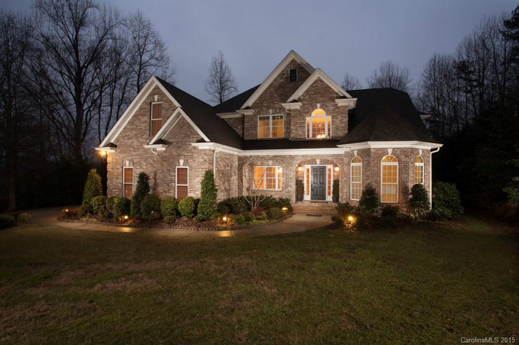 You Don't want to miss this stately ALL BRICK 4 bed 3 1/2 bath home located on 2 WOODED ACRES! You will be WOWED right from the start when you walk through the front door and see the Beautiful TREY CEILING in the large foyer.  This home has many features including HIGH Ceilings, Heavy Moldings and LARGE Rooms with OPEN FLOOR PLAN! Formal living room could be used for OFFICE. MASTER SUITE with DOUBLE TREY CEILING and OVERSIZED MASTER BATH. OVERSIZED BONUS ROOM! Gorgeous Landscaping! FENCED YARD!