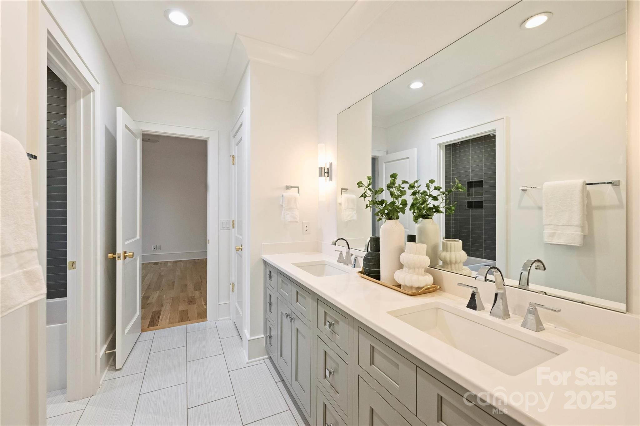 Lansdowne - Residential