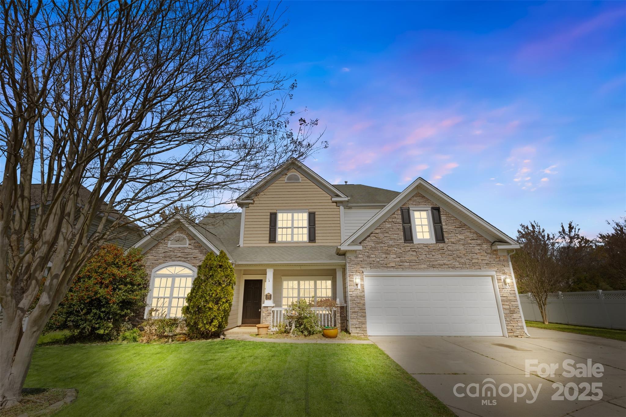 $10k in Closing Costs! Welcome to this stunning home in Bonterra. Primary Bedroom on Main! Equestrian Community & Porter Ridge Schools! This sprawling 3,300 sq. ft. dream home with 4 bedrooms, 3.5-bath is on a private, fenced corner lot. The open floor plan family room stuns with a floor-to-ceiling stone fireplace, flowing into the kitchen featuring a walk-in pantry, oversized island, breakfast bar, and dining room. A separate den/office offers flexible space for work or play. Main-Level Primary Suite has a trey ceiling, double-door entry to a spa-like en-suite bath with a jetted garden tub, separate tiled shower, and dual vanities. Upstairs find three spacious bedrooms, laundry room, and abundant walk-in storage. PLUS, a bonus room with its own full private bath—ideal for guests, a media room, or multi-generational living! 2 car attached garage. This rare gem in Bonterra is a must-see! Schedule your private tour today and experience equestrian-inspired living at its finest.