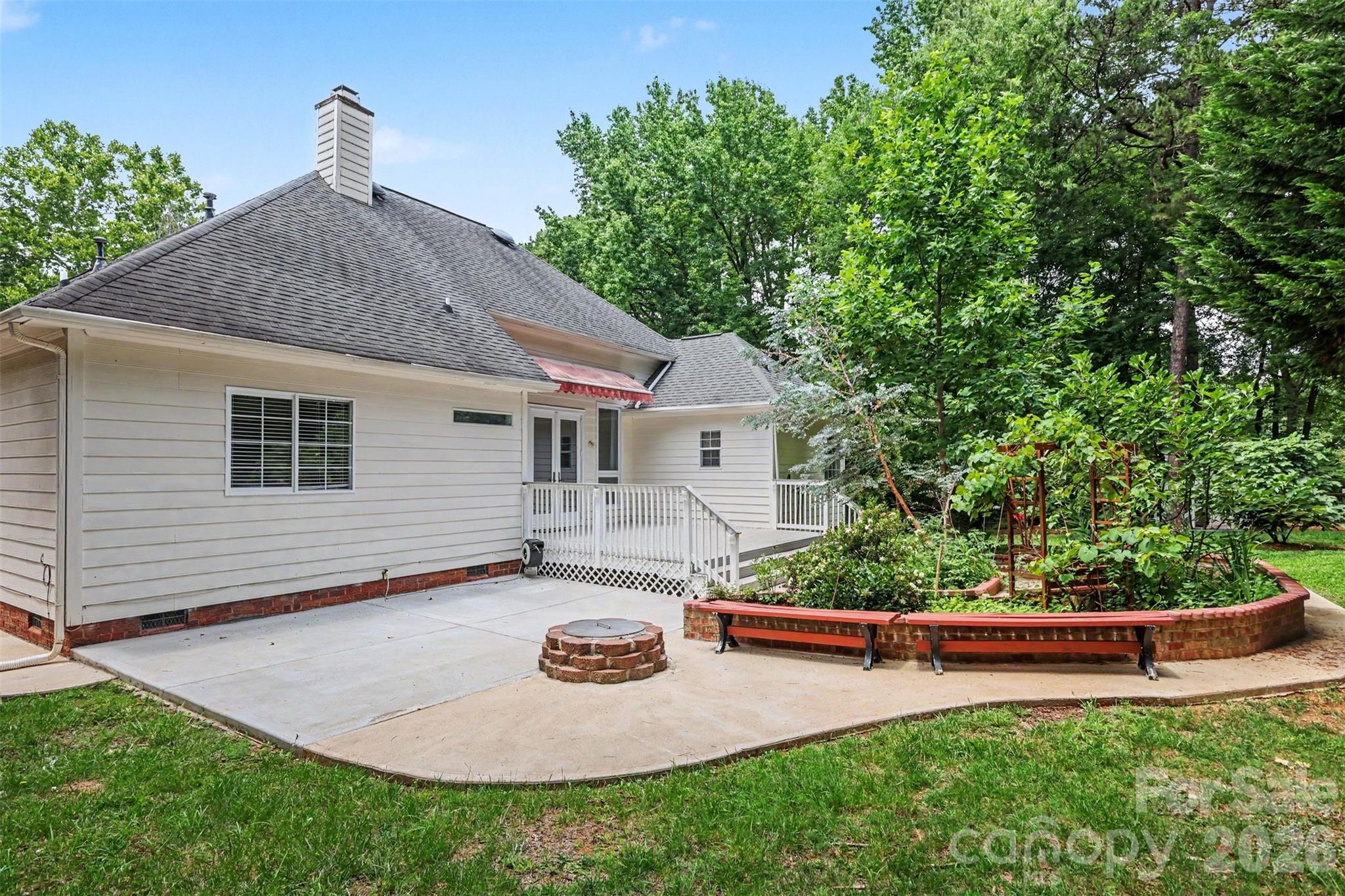 Davis Lake - Residential
