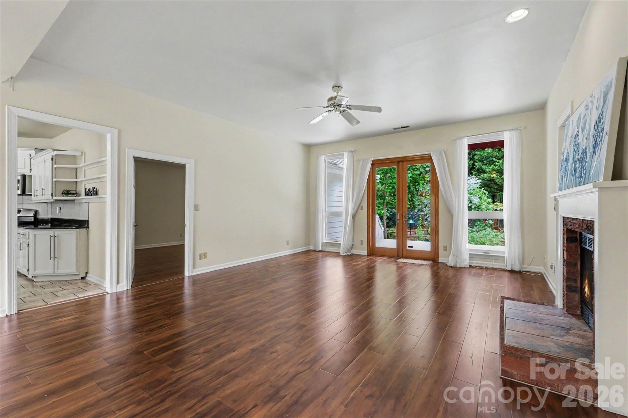Davis Lake - Residential