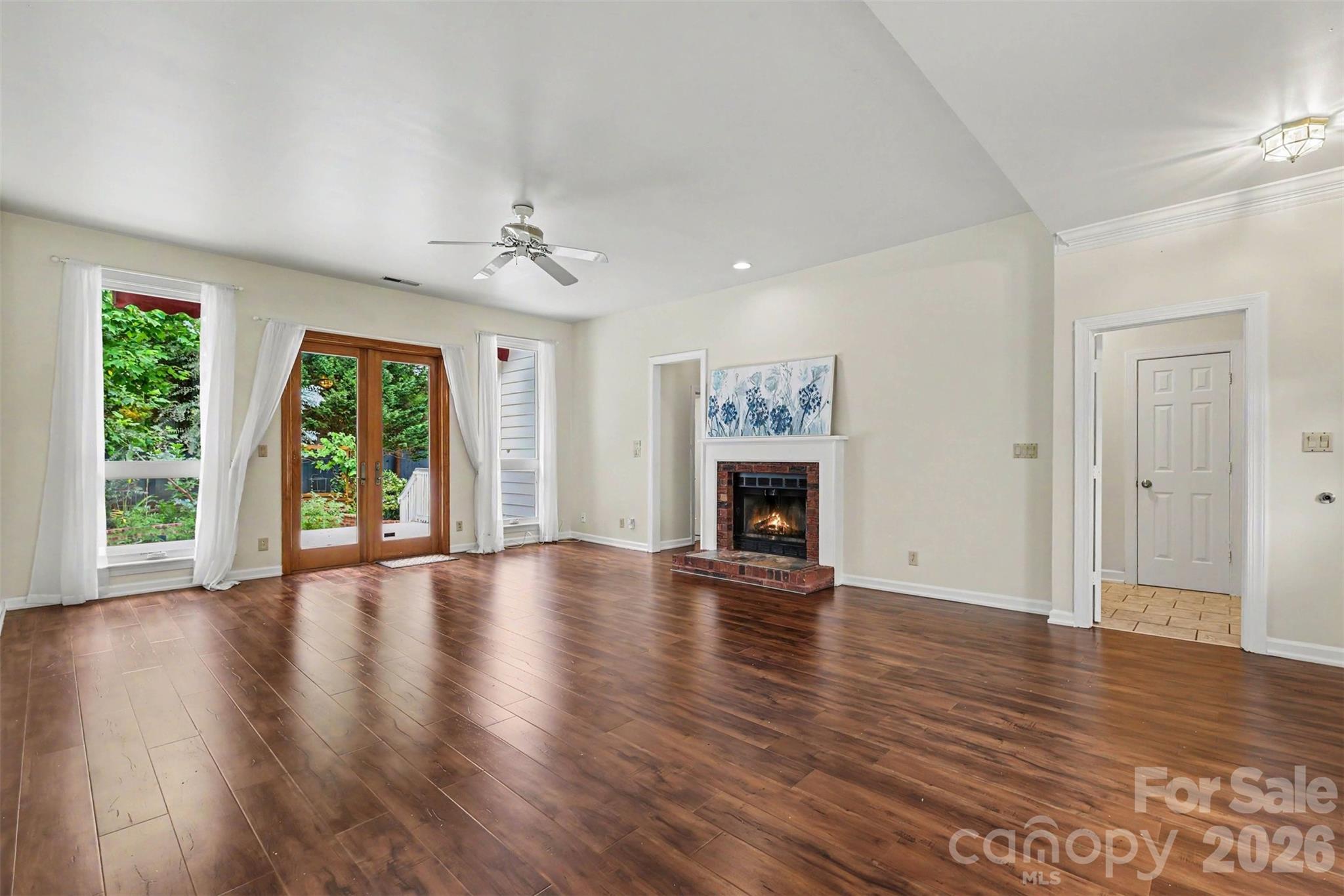Davis Lake - Residential