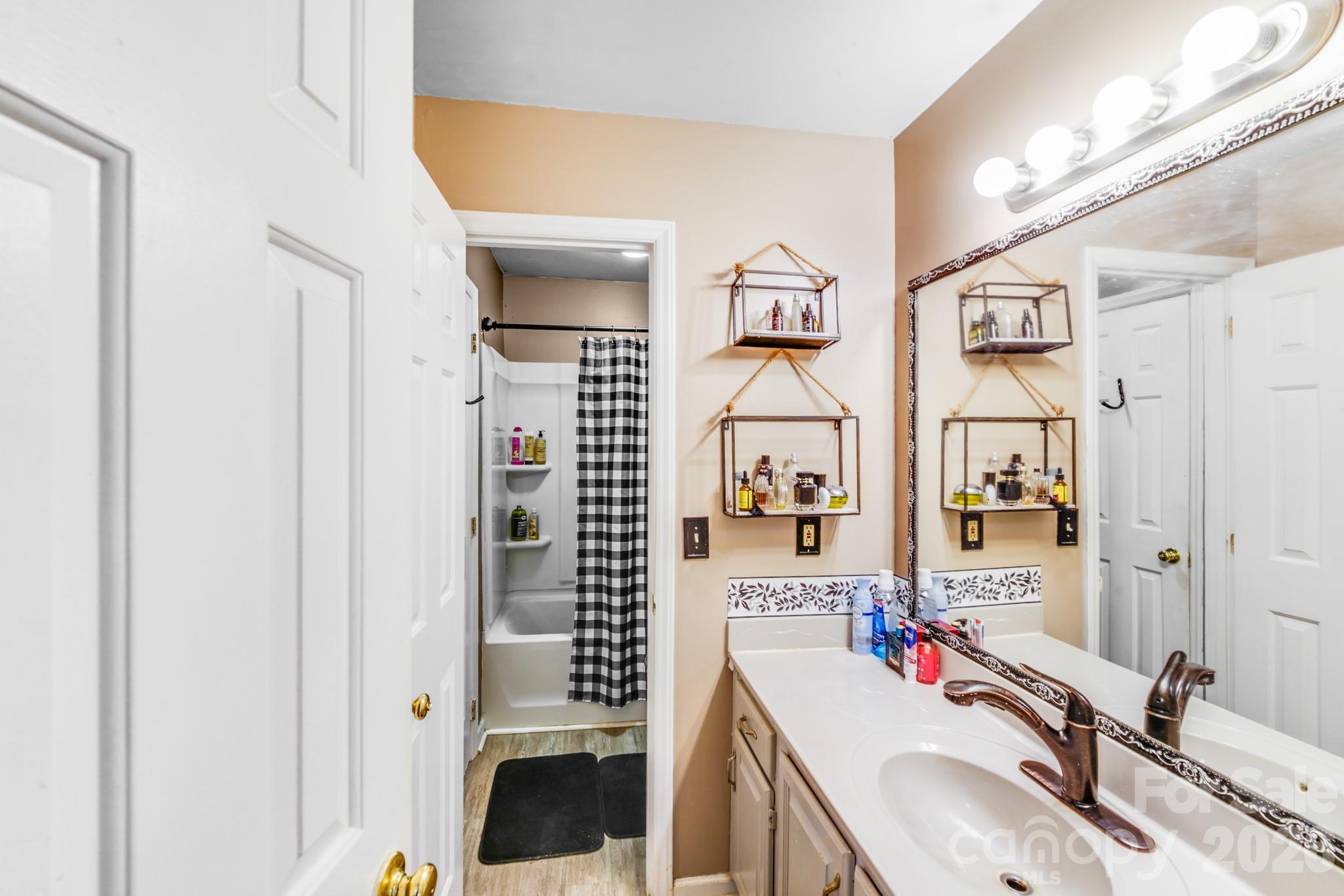 Tega Cay - Residential