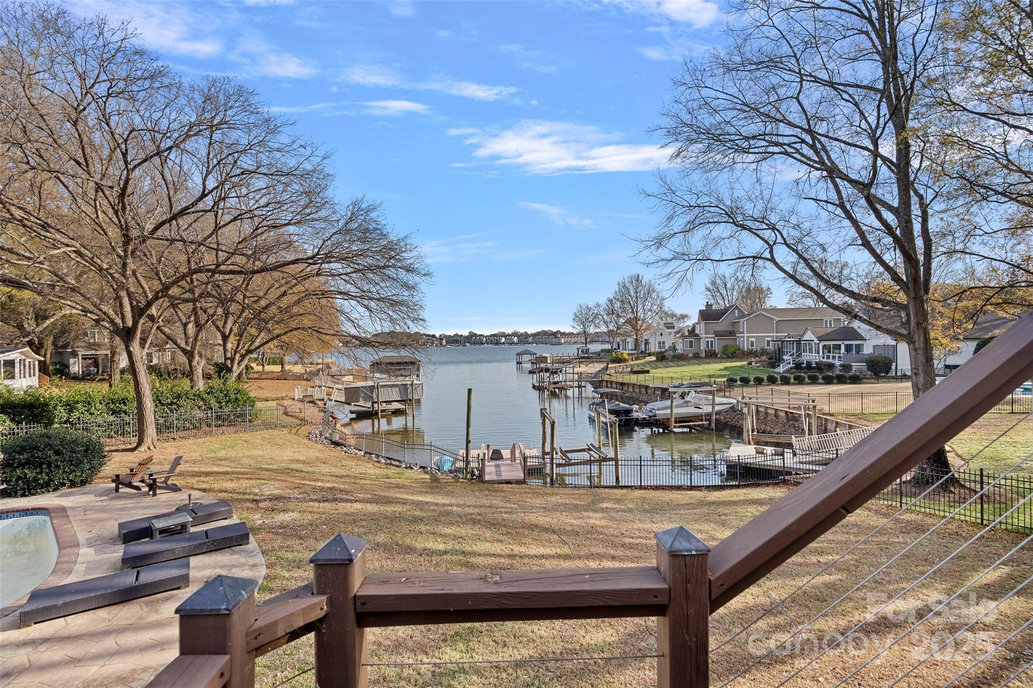 Point Largo - Land