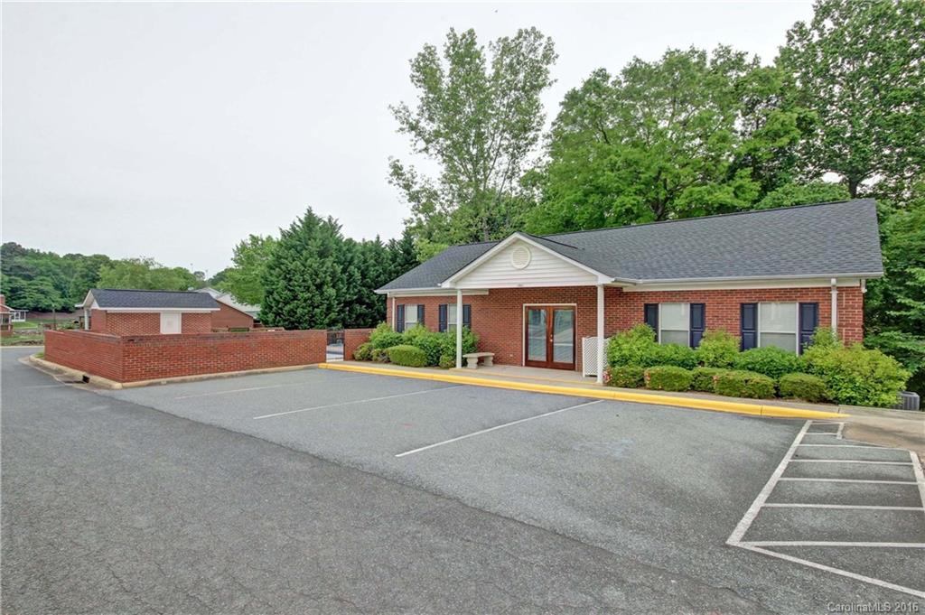 Twin Oaks - Residential