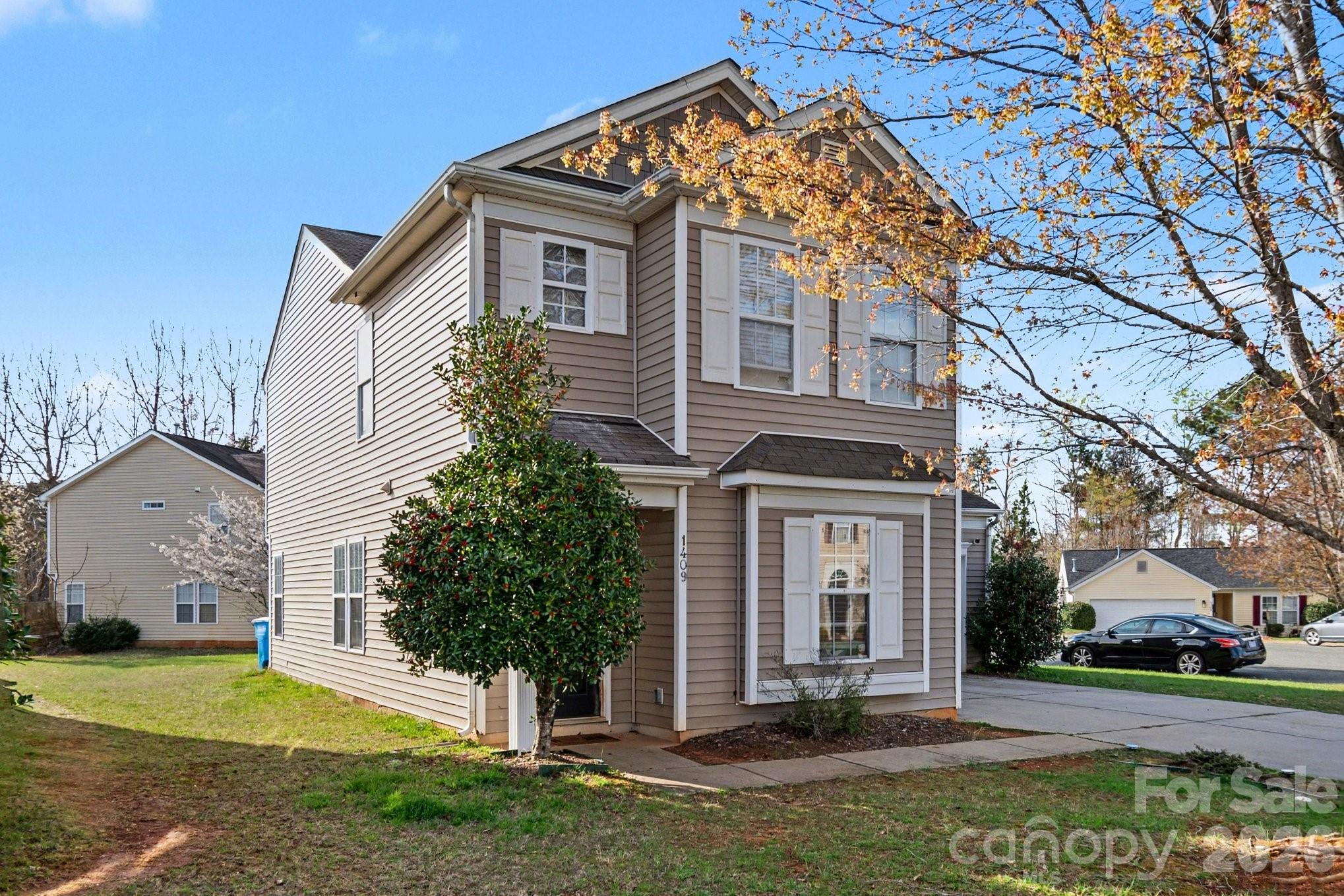 Spacious 4-bedroom home with a 2-car garage in the sought-after Oakdale Green community! This open-concept floor plan offers great flow and natural light, ideally situated on a quiet cul-de-sac corner lot for added privacy and curb appeal. Features include a cozy gas fireplace and major system updates with HVAC and roof replaced approximately 6 years ago. The primary suite boasts a walk-in closet and a generously sized en-suite bath. Home is being sold as is.