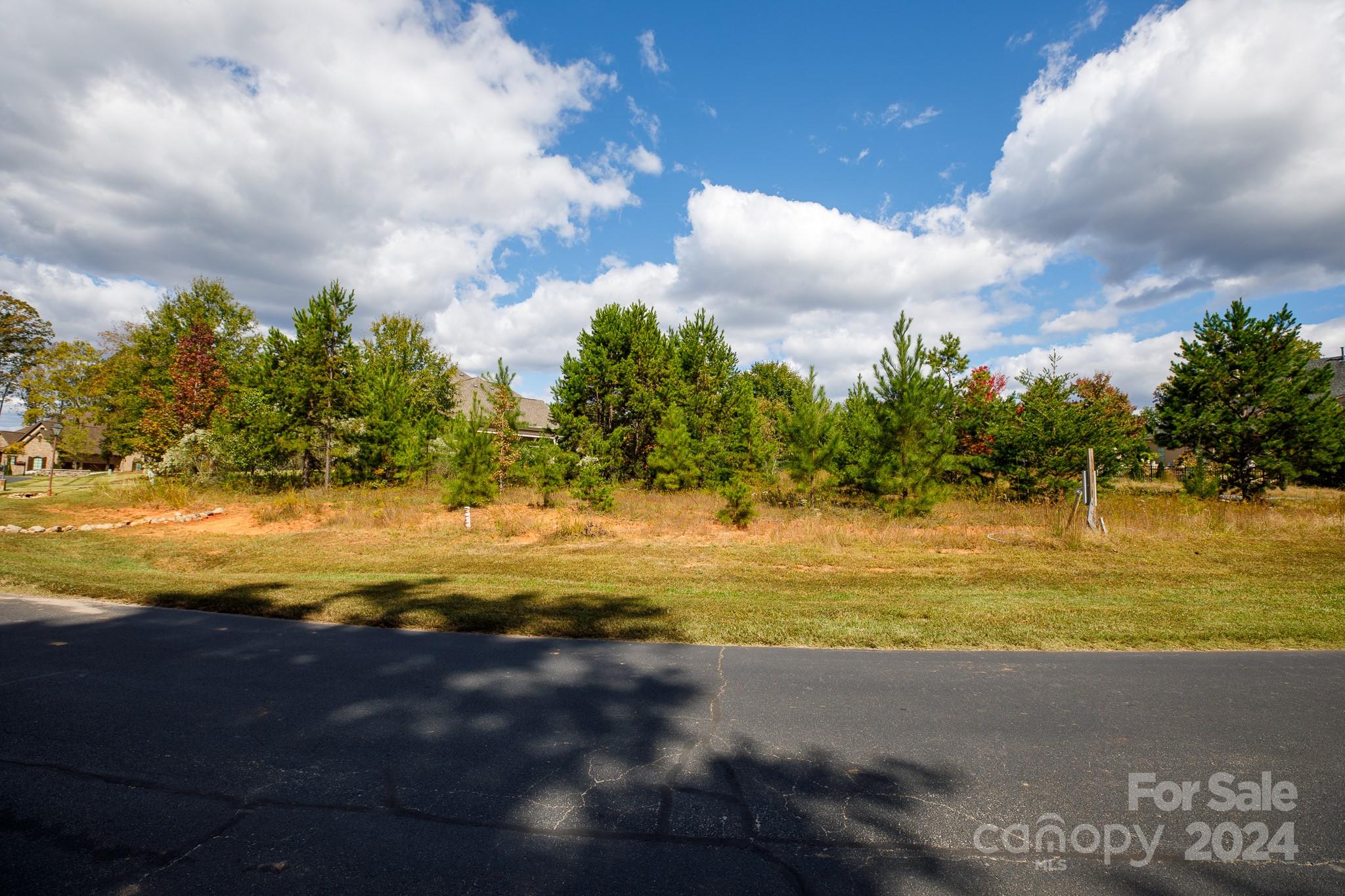 Longbrooke - Land