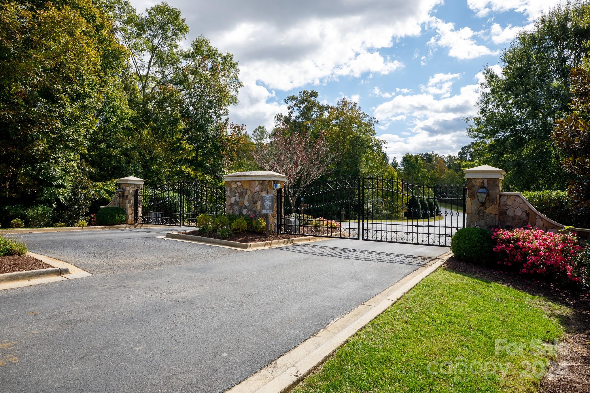 Longbrooke - Land