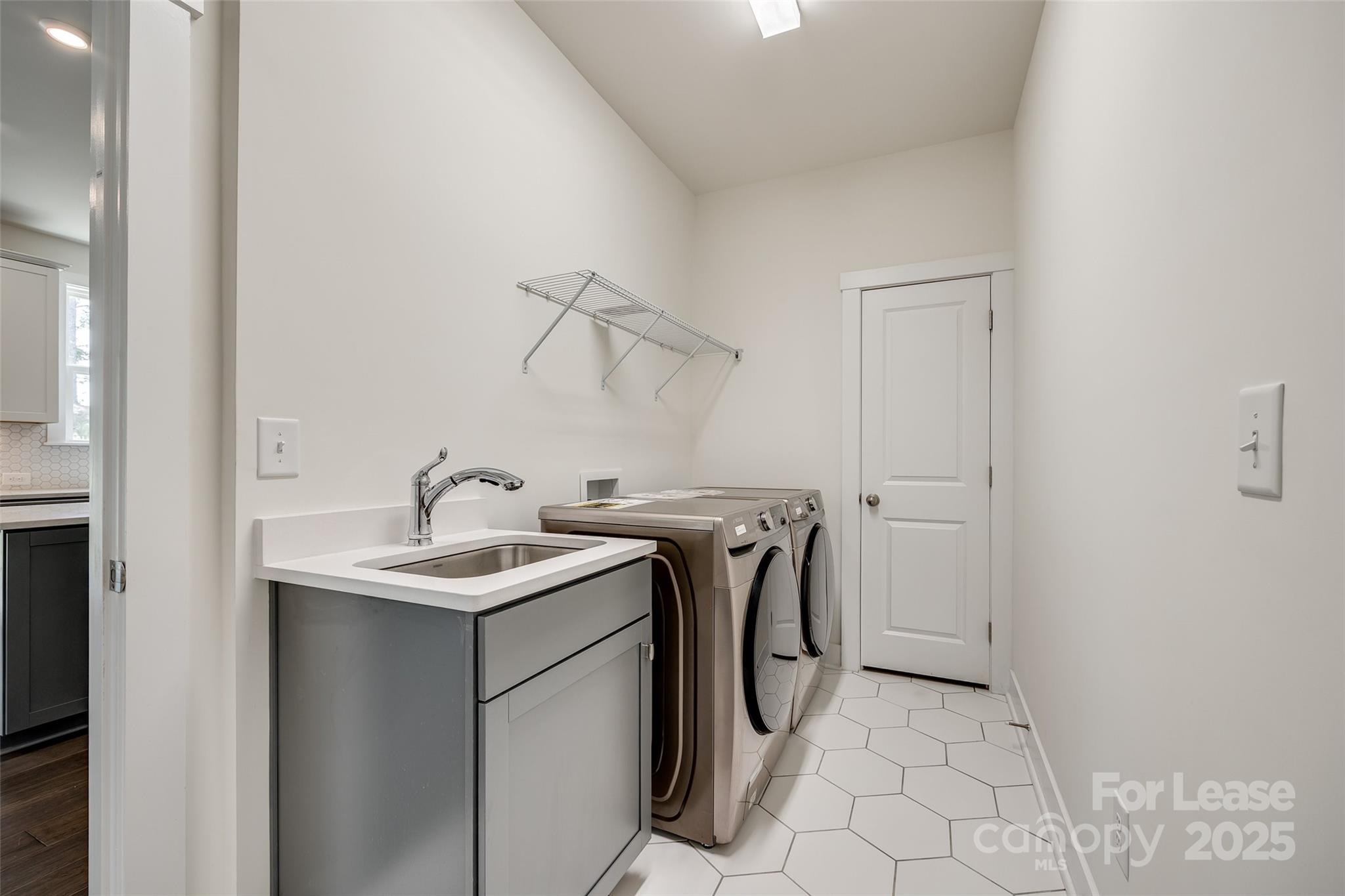 Paddlers Cove - Residential Lease