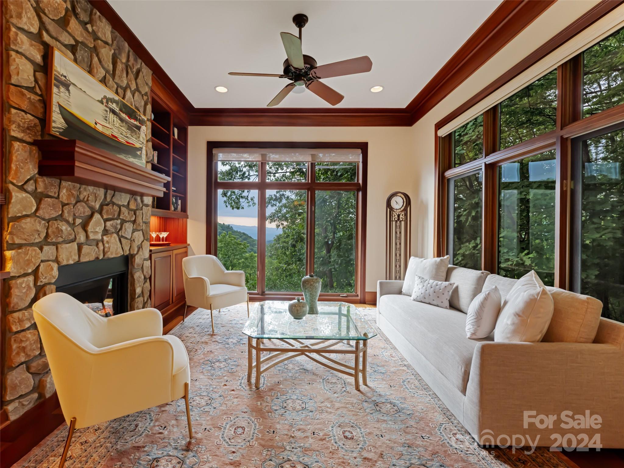 Reynolds Mountain - Residential