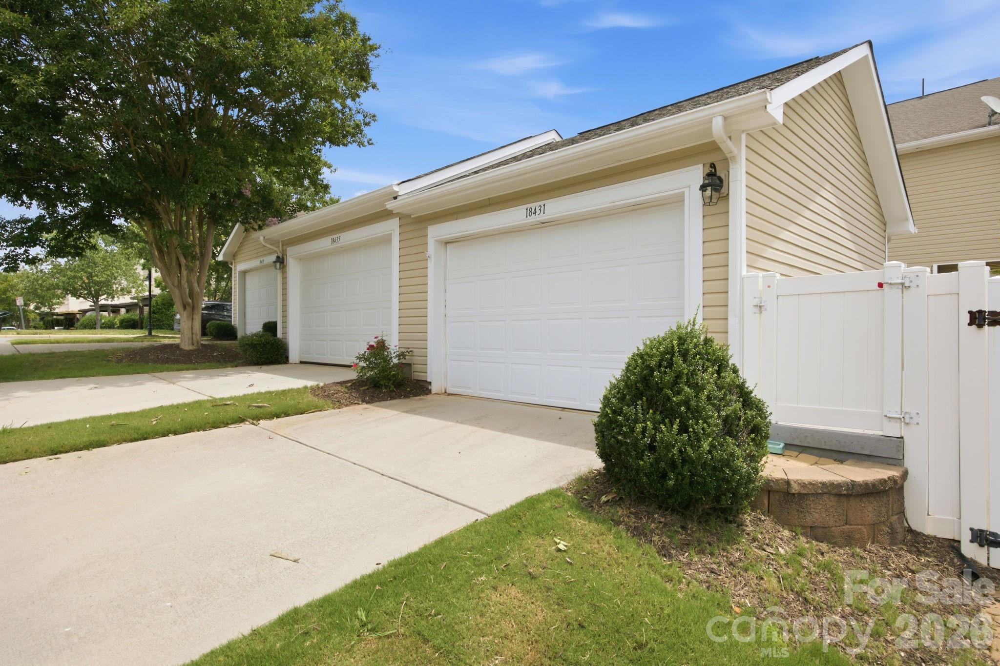 Harborside townhomes - Residential