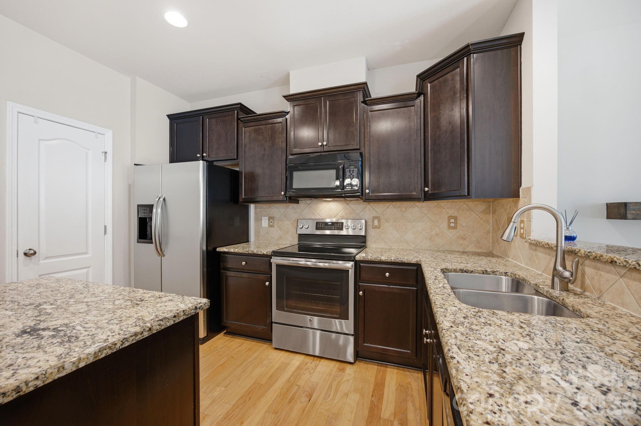 Harborside townhomes - Residential