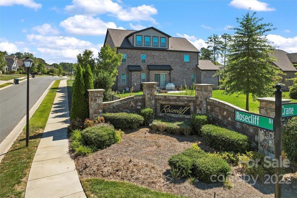 Rosecliff - Land