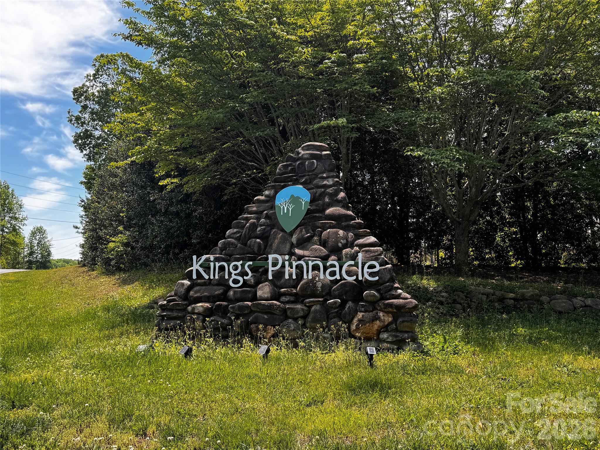 Kings Pinnacle - Land