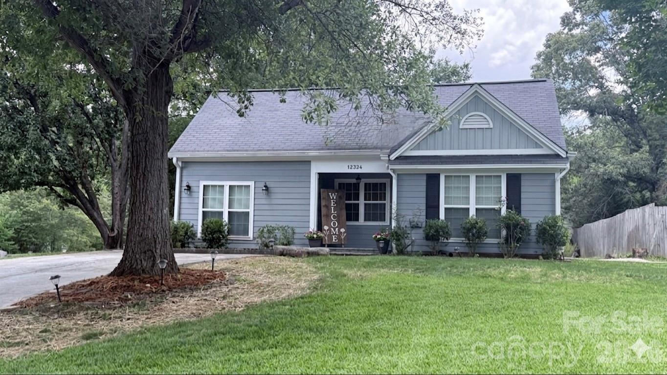 This recently updated ranch is THE ONE you have been waiting for. Freshly painted interiors, New LVP on all bedrooms, updated bathroom tile & walk in shower. Open floor plan.