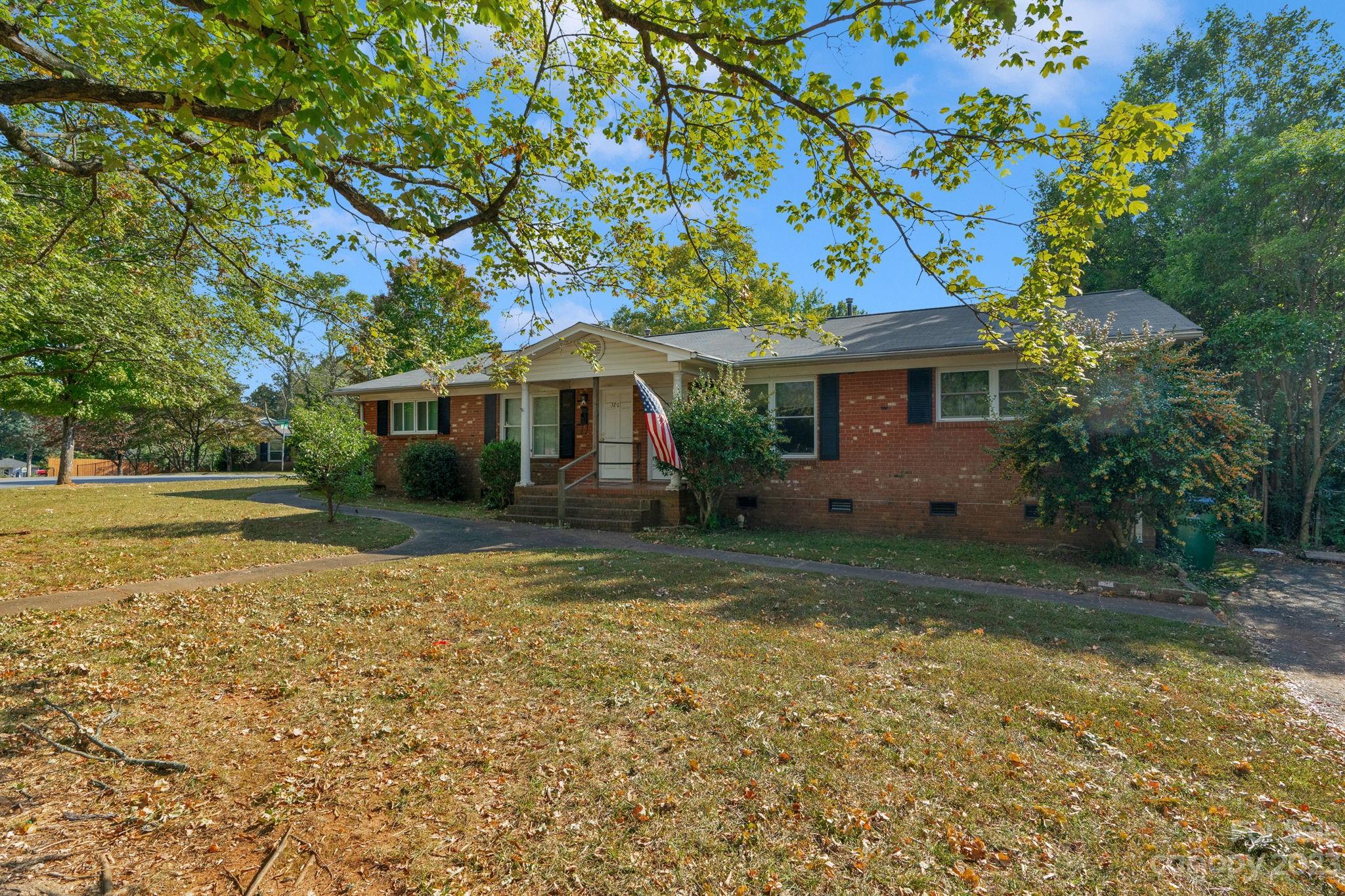 5 Bedroom 4 full bath duplex 1 block away from Central Avenue in 28205 zip code.  Minutes from downtown/ NODA.  All brick construction with 2 separate driveways.  Long Term tenants on a month to month basis.  First time homeowner or Investor opportunity.  Great location on a large lot.