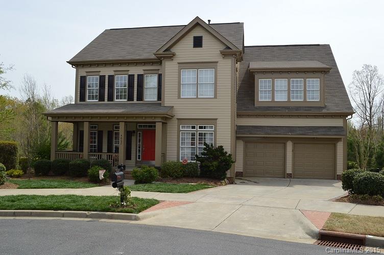 Baxter Fantastic! 5BR/4BA, quiet cul-de-sac home with all the extras! Enjoy socializing with neighbors on the rocking chair front porch. This open floor plan features hrd. wds., chef kitchen w/ dbl. ovens, upgraded cabinetry, guest BR. w/ full bath on main floor. Large Master, w/ luxurious bath, dual vanities, soaking tub. Gigantic bonus. Prof. landscaped, private backyard w/ sep. veg. garden