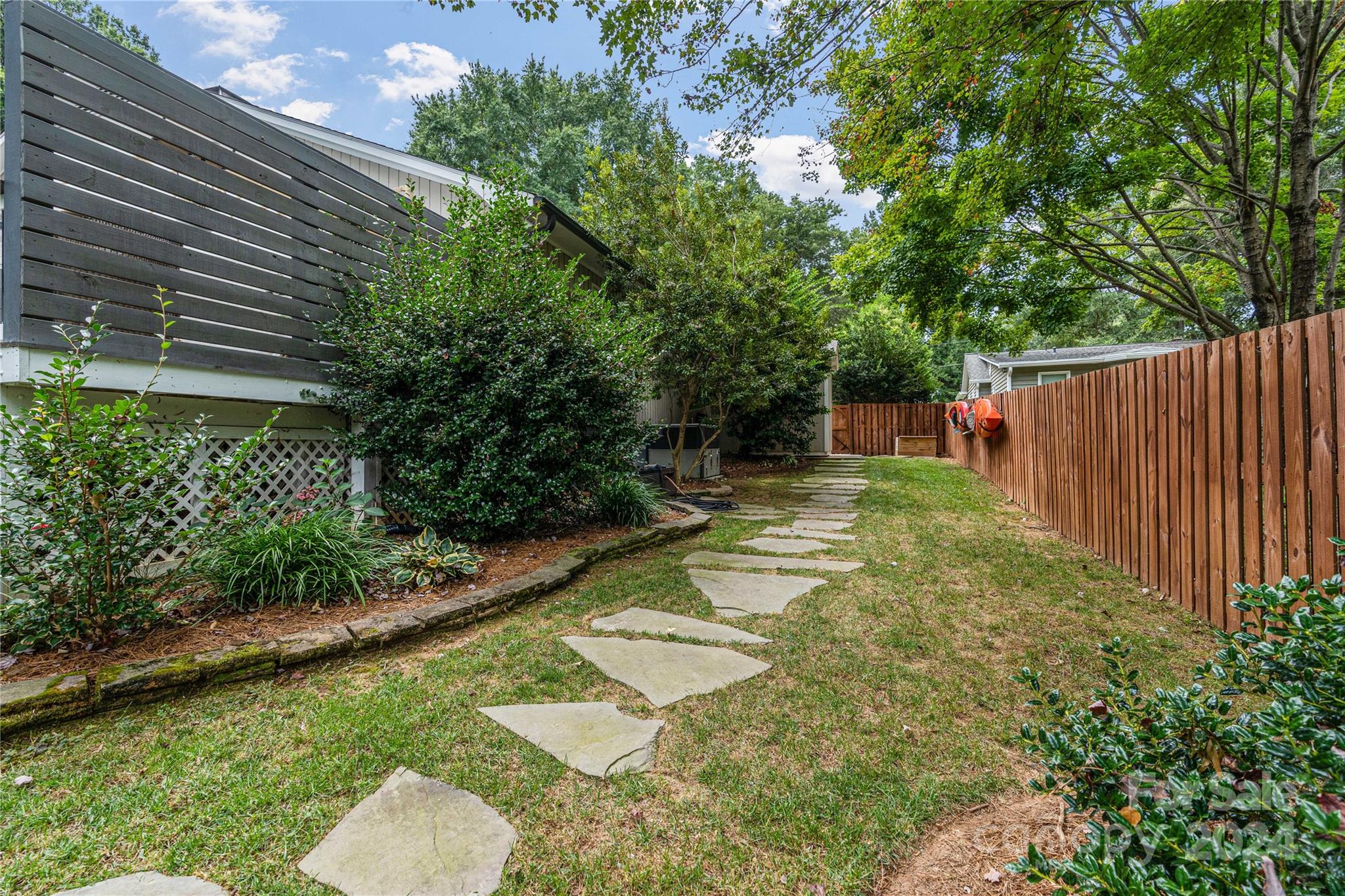 Point Largo - Residential