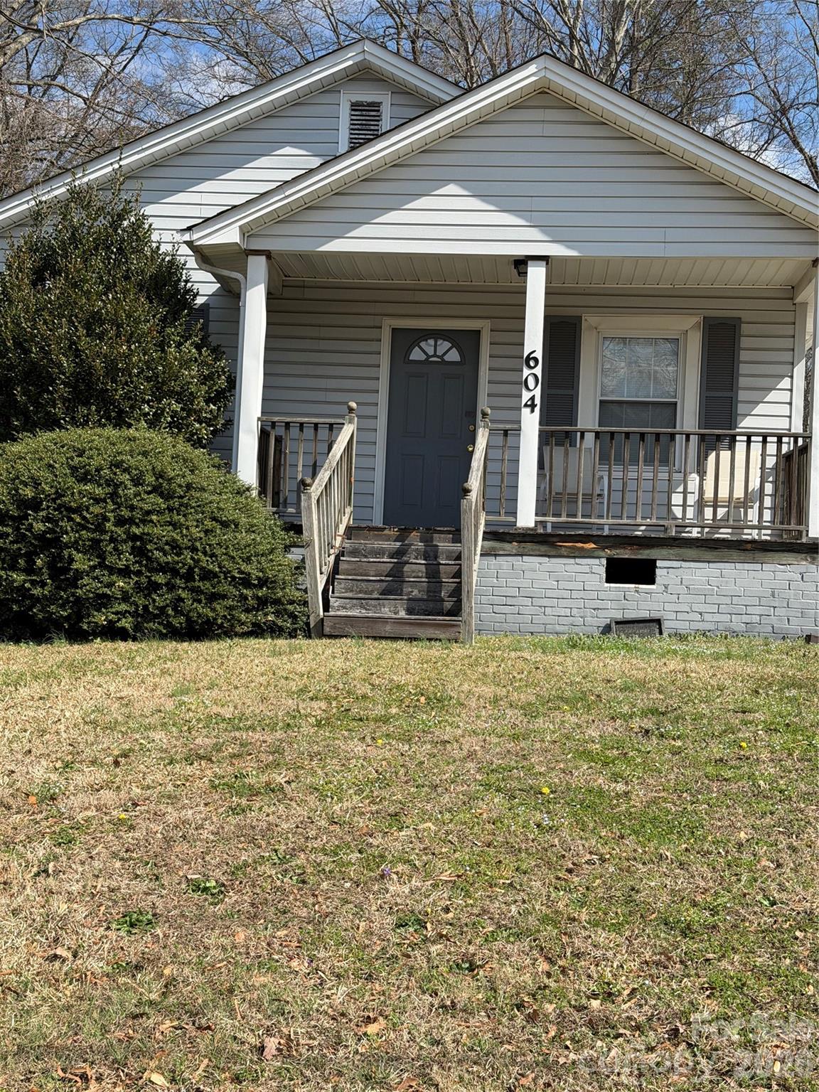 Great investment opportunity!! Free standing commercial property ideal for office use.  3 office spaces, partial kitchen, 1 bathroom.  Plenty of parking. Located across from Lineberger park,