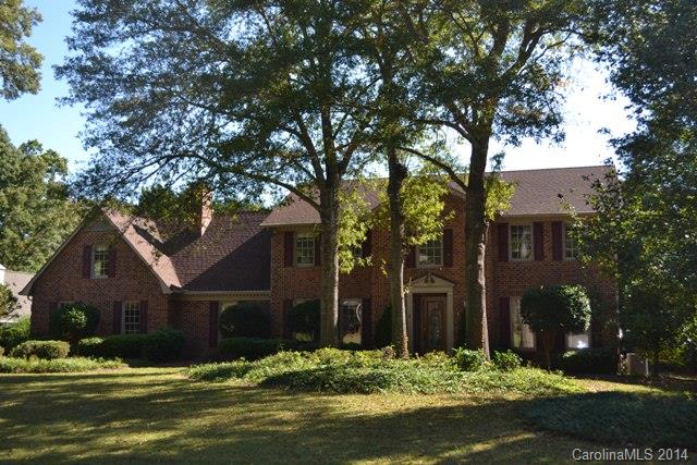 Awesome brick home located in a great neighborhood w/close access to I-77, shopping and restaurants.  Formal living room and dining room, huge kitchen with granite counter tops, tile backsplash, double oven, gas cook top.  Great room with fireplace/gas logs. Guest bedroom on main level with master and two additional bedrooms upstairs.  There is also a bonus room, office and a multi-purpose room off the master.  Attached double garage and a detached garage with another bonus room upstairs.
