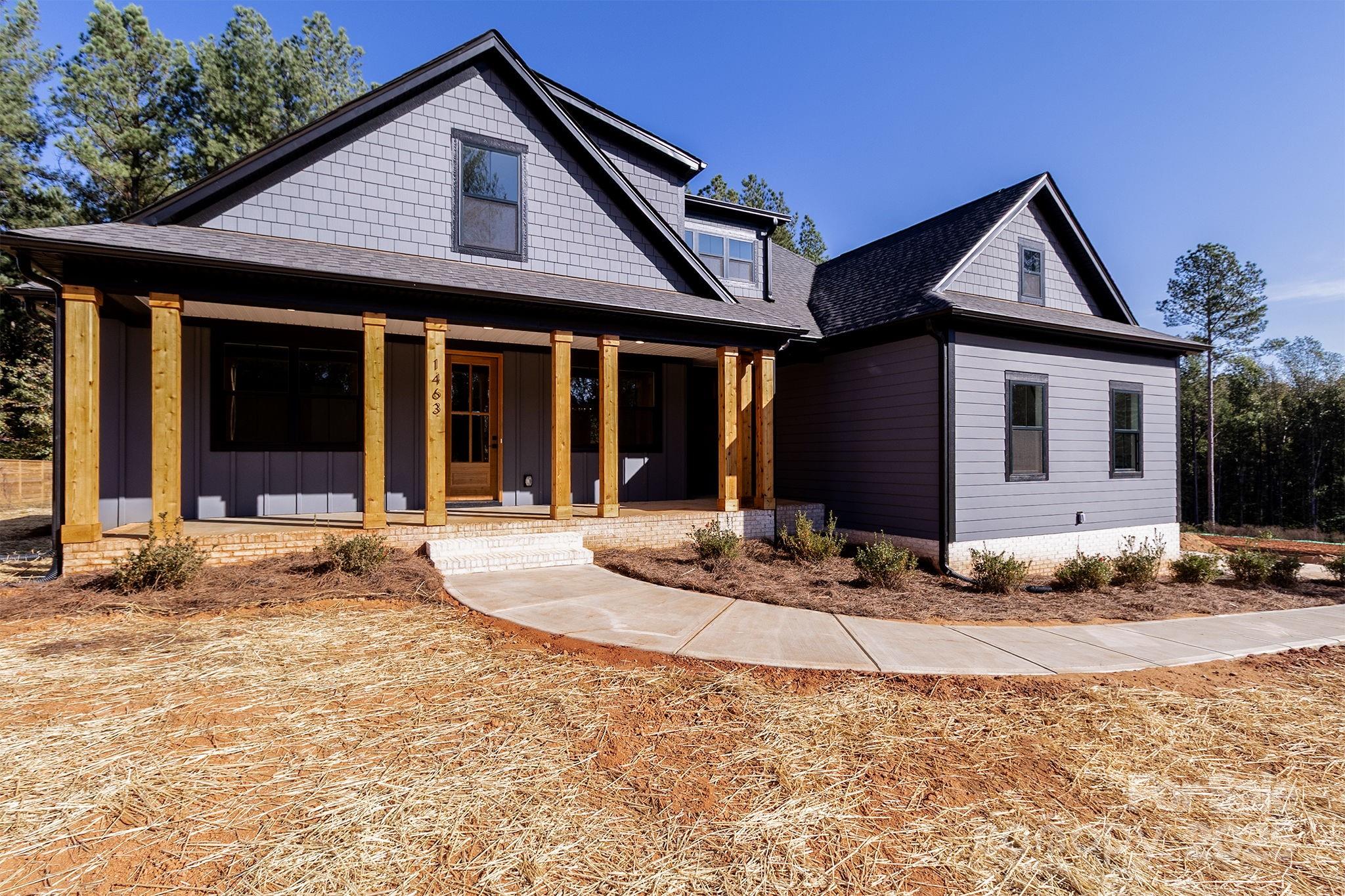Royal Pines - Residential