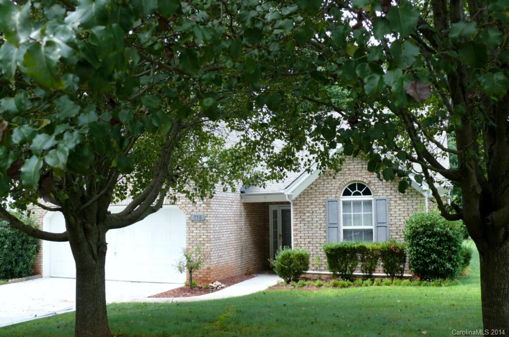 Immaculate ranch with bonus room over garage + sun room. Inviting foyer with hardwood flooring. Large great room with gas f/p. Open kitchen w/ granite counters,accent lighting, pantry and dining area. Huge master w/sitting area, walk in closet. M bath w/jetted garden tub, separate shower and dual vanity. Fresh neutral paint. New roof 2011. Sun room heated/cooled overlooking patio and wooded back yard.  2 car garage + storage shed/workshop. Great location convenient to shopping, dining and I 77.