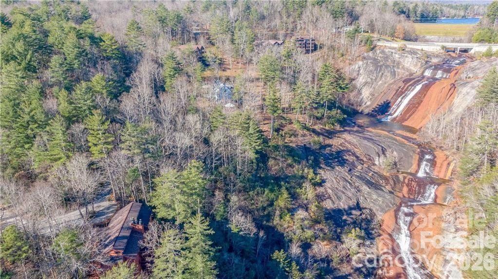 Toxaway Falls Condominium - Residential