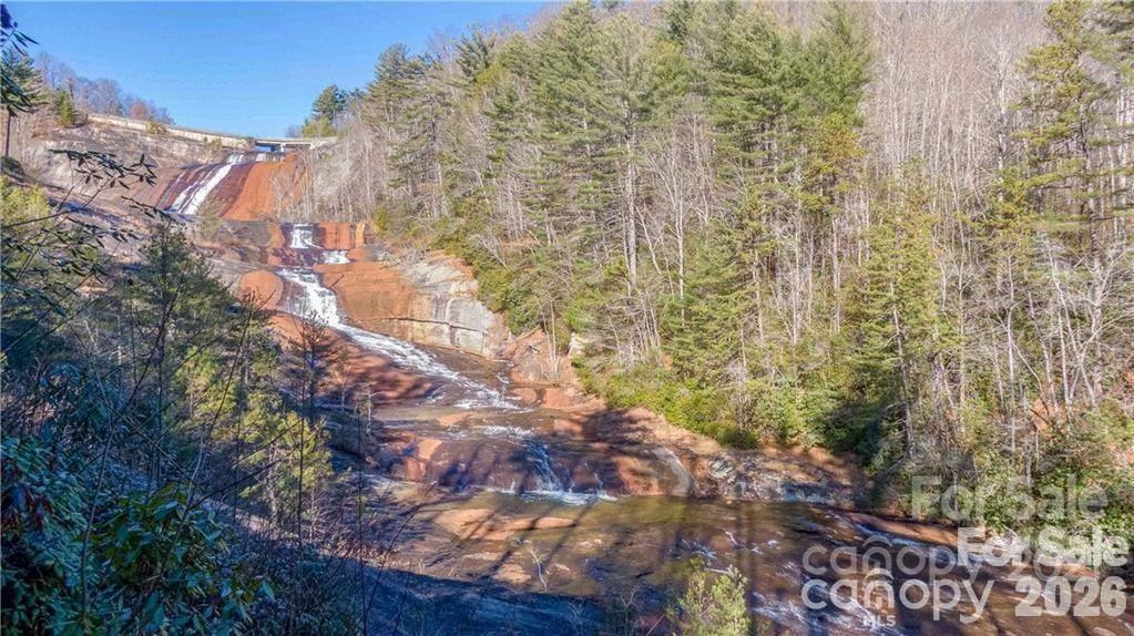 Toxaway Falls Condominium - Residential