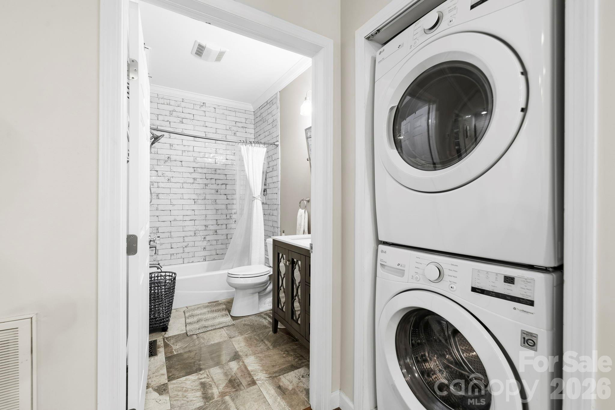 Toxaway Falls Condominium - Residential