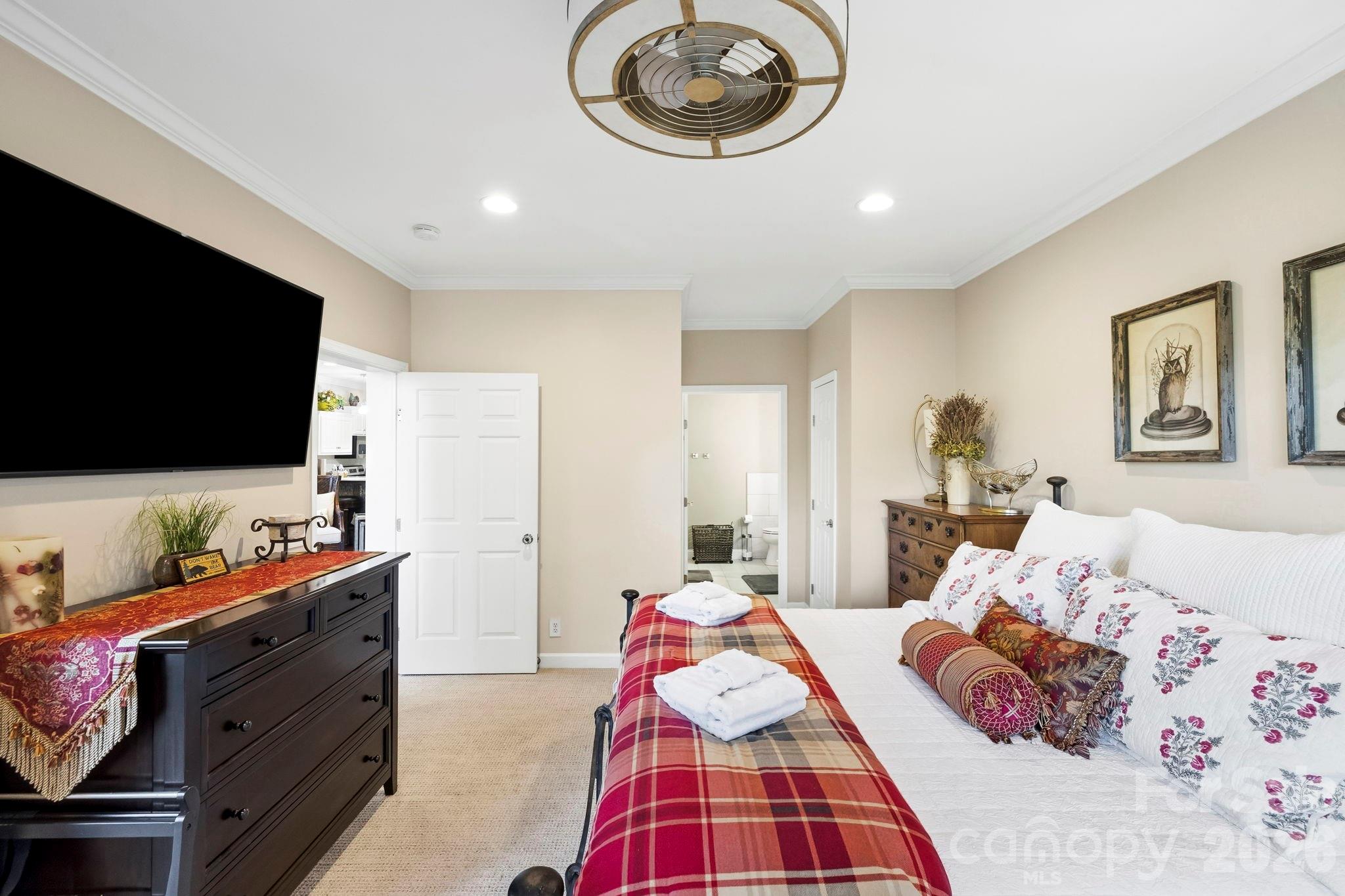 Toxaway Falls Condominium - Residential