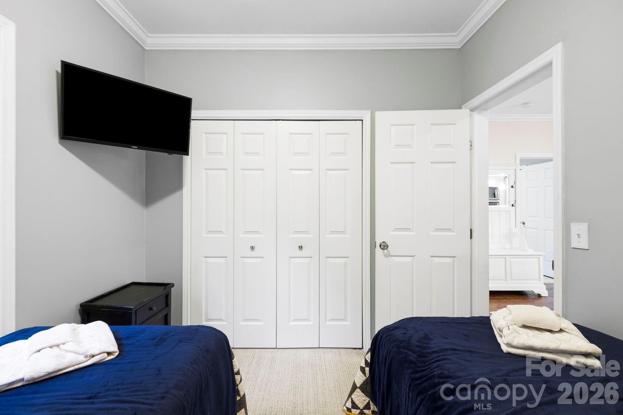 Toxaway Falls Condominium - Residential