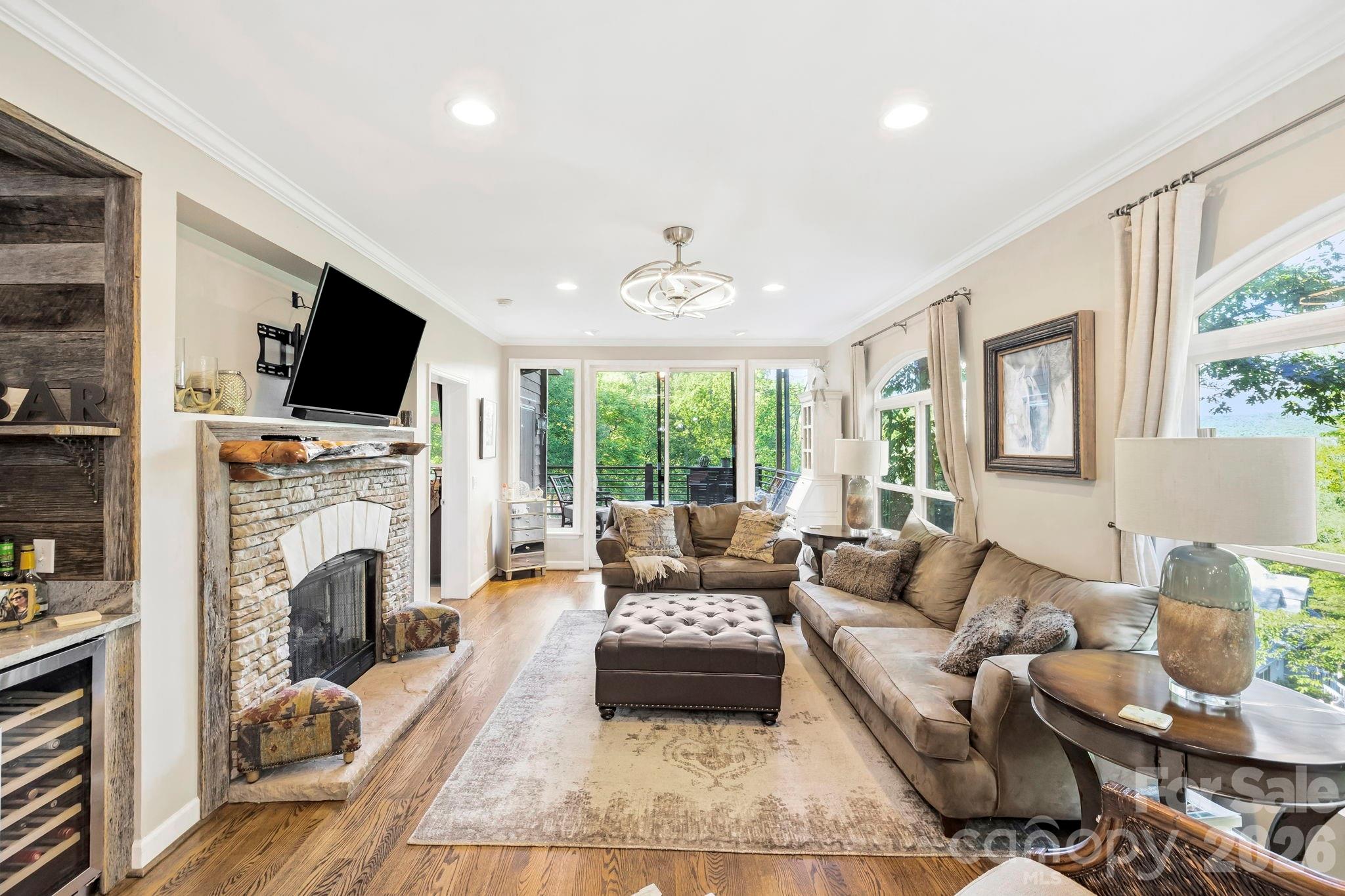 Toxaway Falls Condominium - Residential