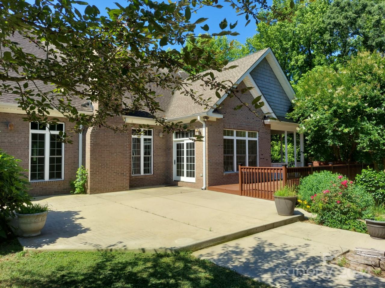 Miller Pond - Residential