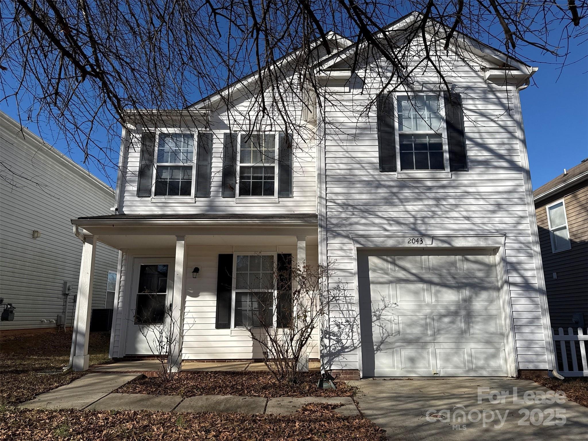 Open floor plan, stainless steel appliances, ceiling fans, garden tub, patio and fenced rear yard, and walk-in closet in master bdrm. Move in ready, home priced to move. Laundry is connections only, but washer & dryer can be made available for $50 more per month. Pet charge $300 per pet that does not exceed 35lbs. Renters Insurance is required. Presently the owner is replacing the master BR and landing carpets and doing misc. repairs and additional cleaning prior to occupancy.