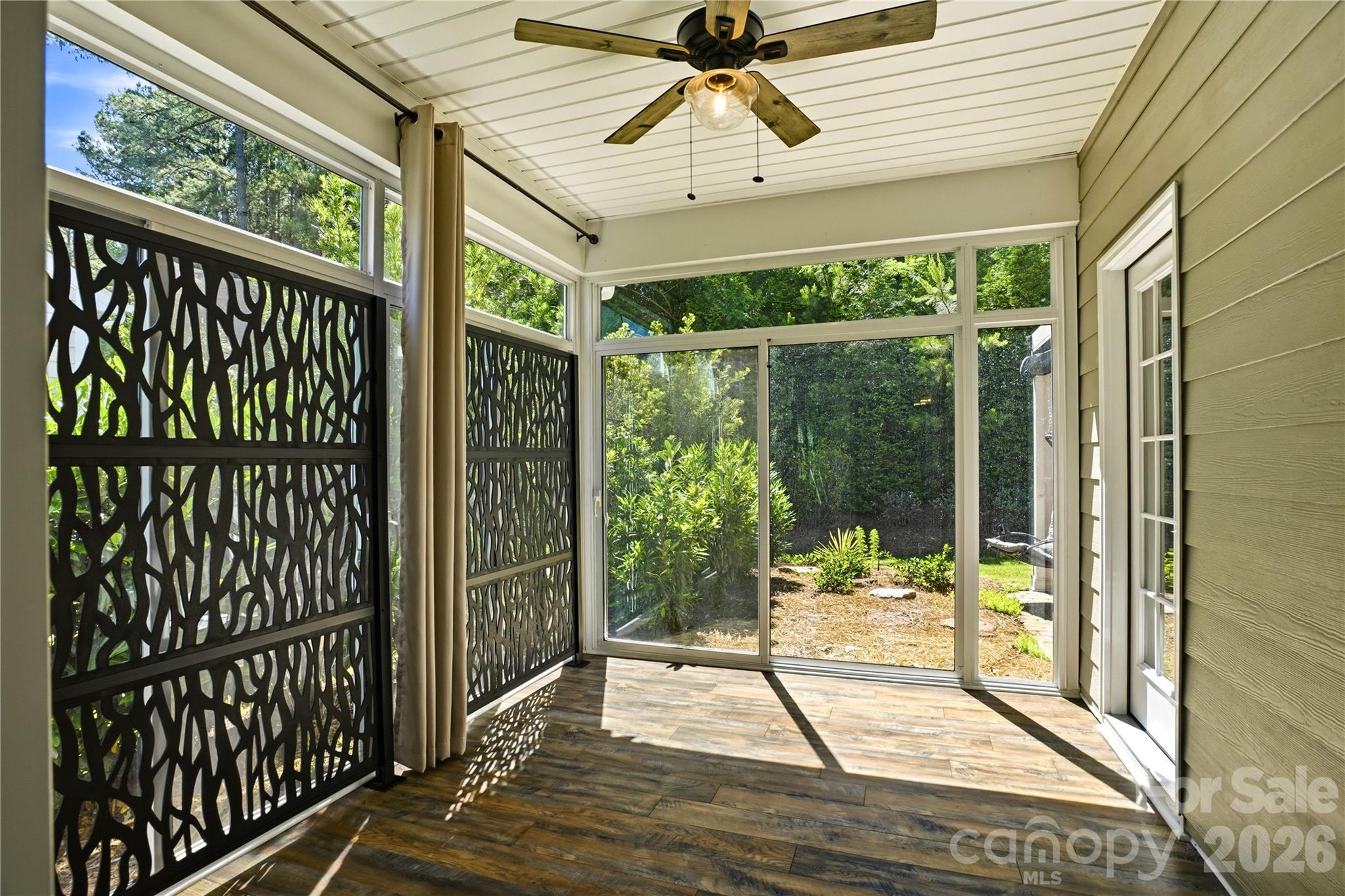 Imagery on Mtn Island - Residential
