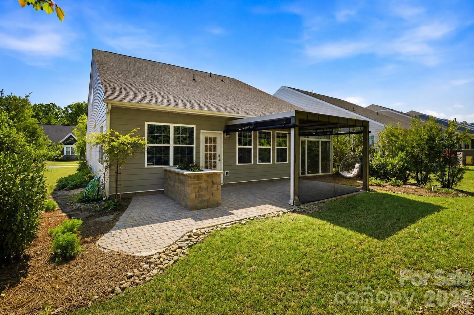 Imagery on Mtn Island - Residential