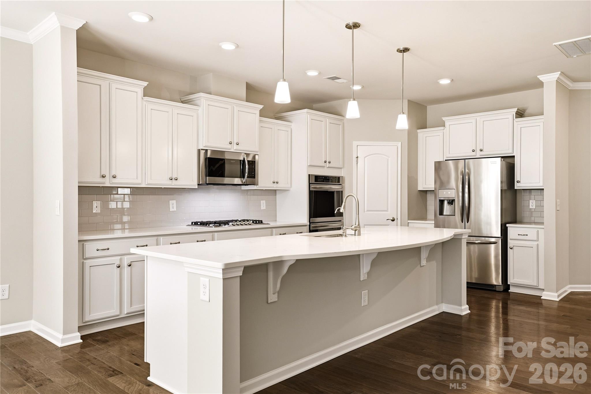 Imagery on Mtn Island - Residential