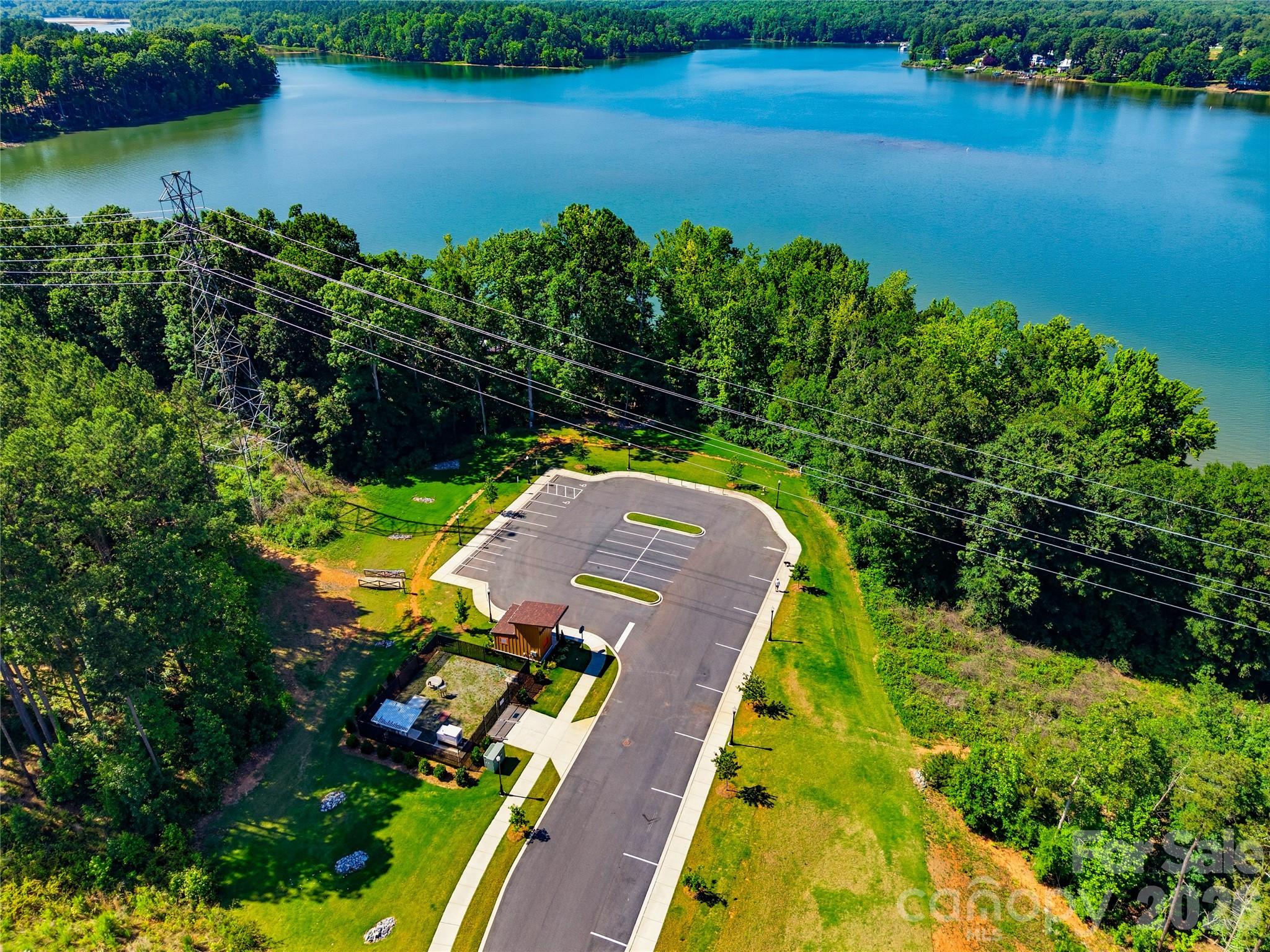 Imagery on Mtn Island - Residential