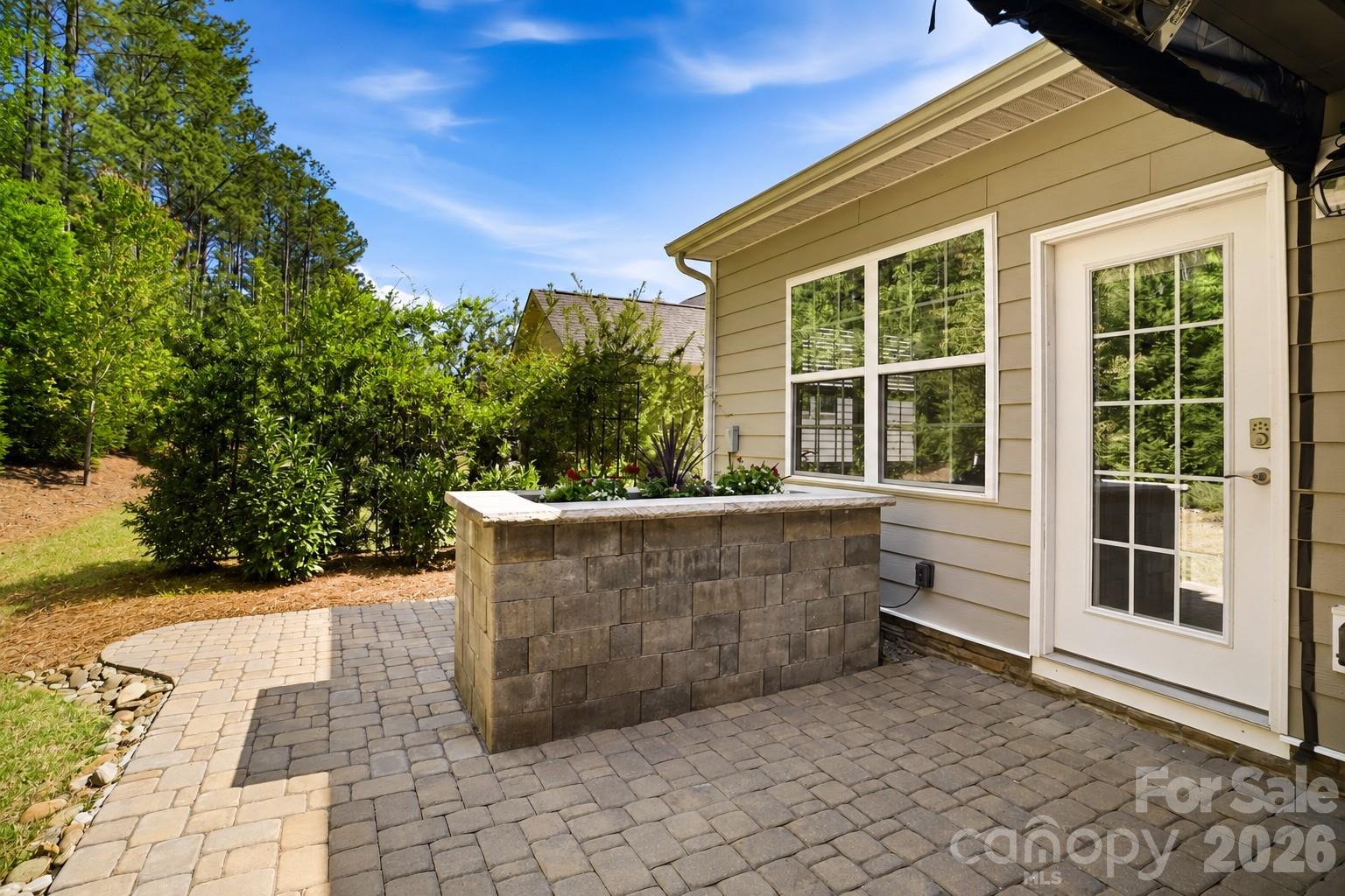 Imagery on Mtn Island - Residential